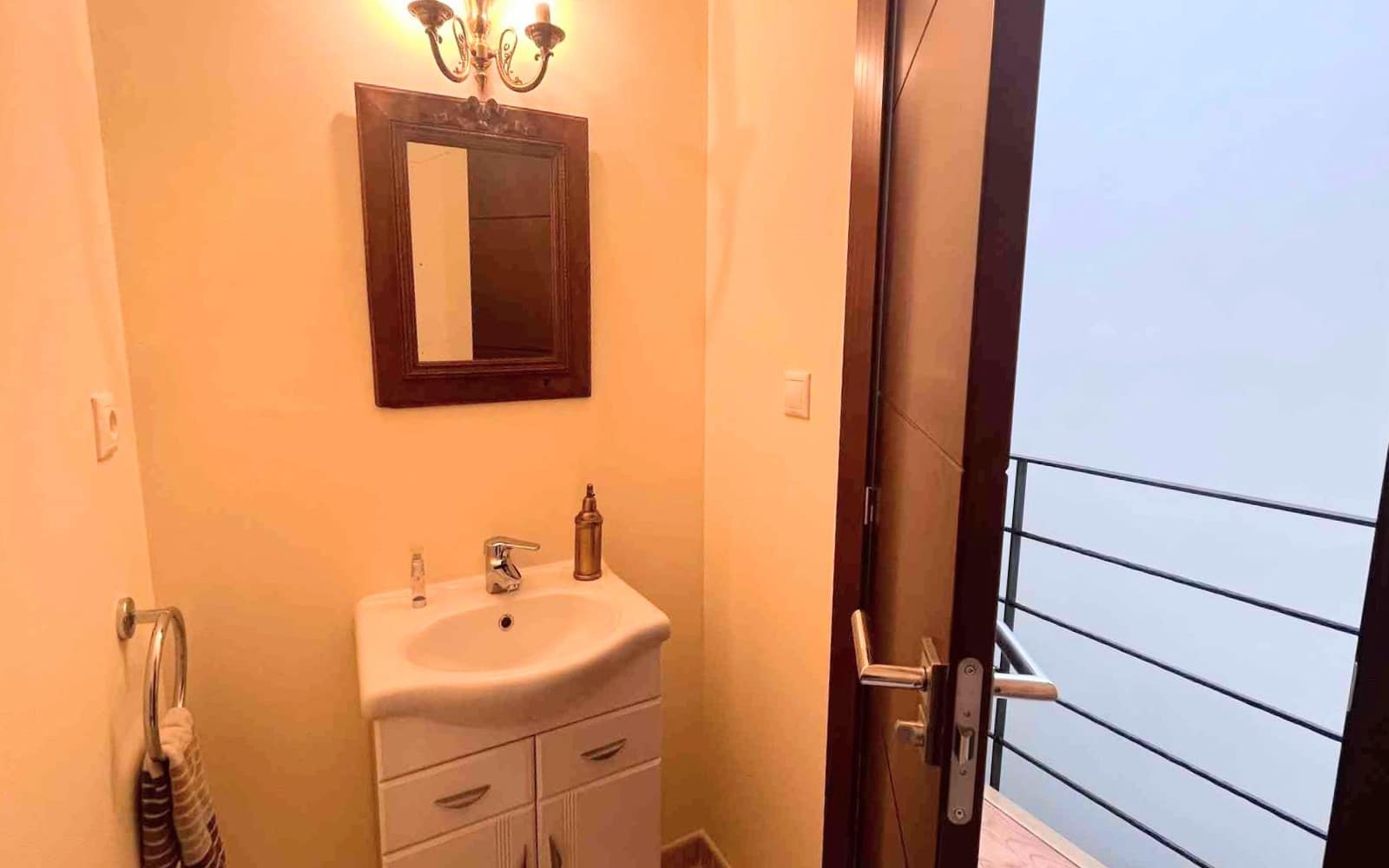 7 bedroom Villa for sale in Montserrat with pool - € 950,000 (Ref: 9758599)