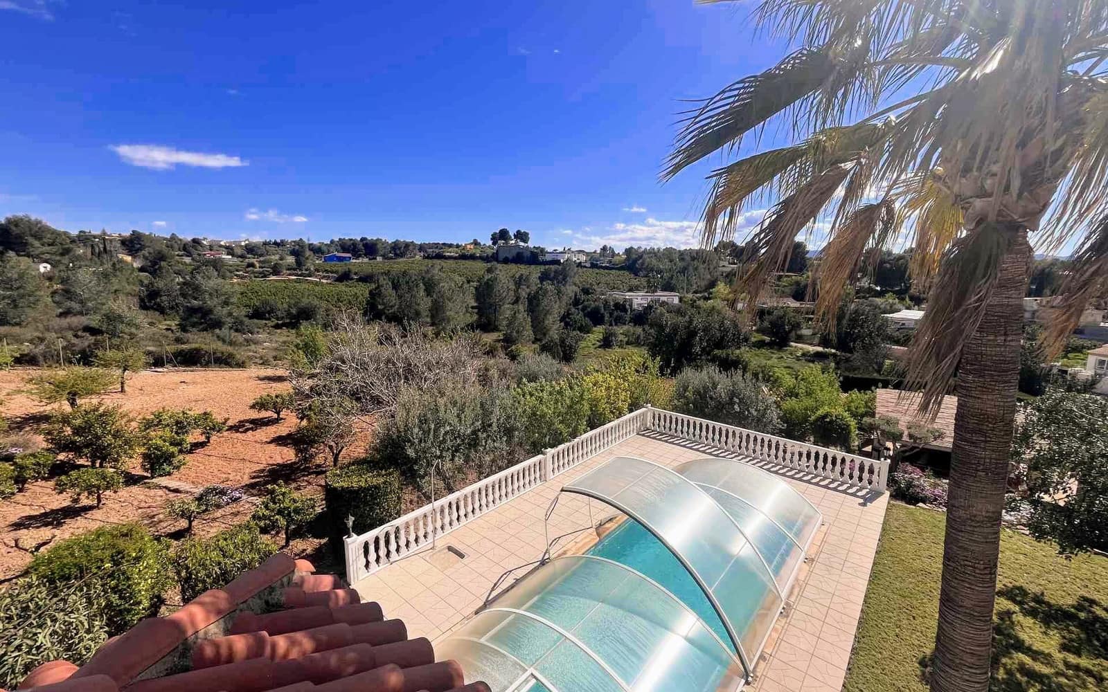 7 bedroom Villa for sale in Montserrat with pool - € 950,000 (Ref: 9758599)