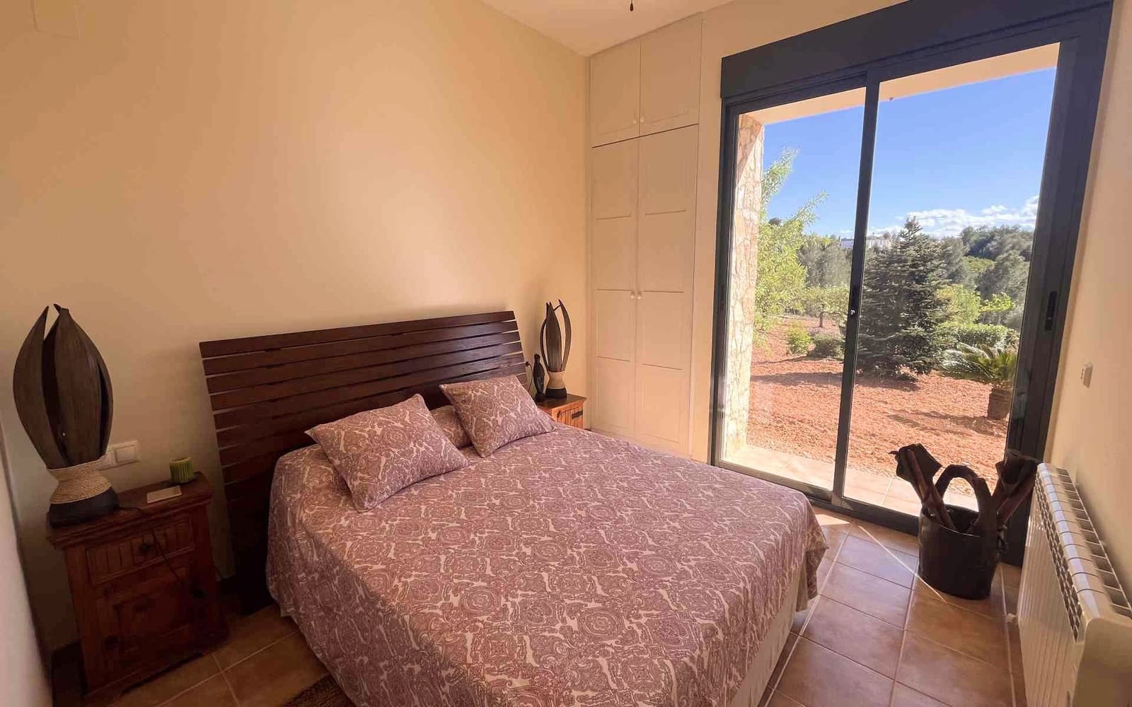 7 bedroom Villa for sale in Montserrat with pool - € 950,000 (Ref: 9758599)