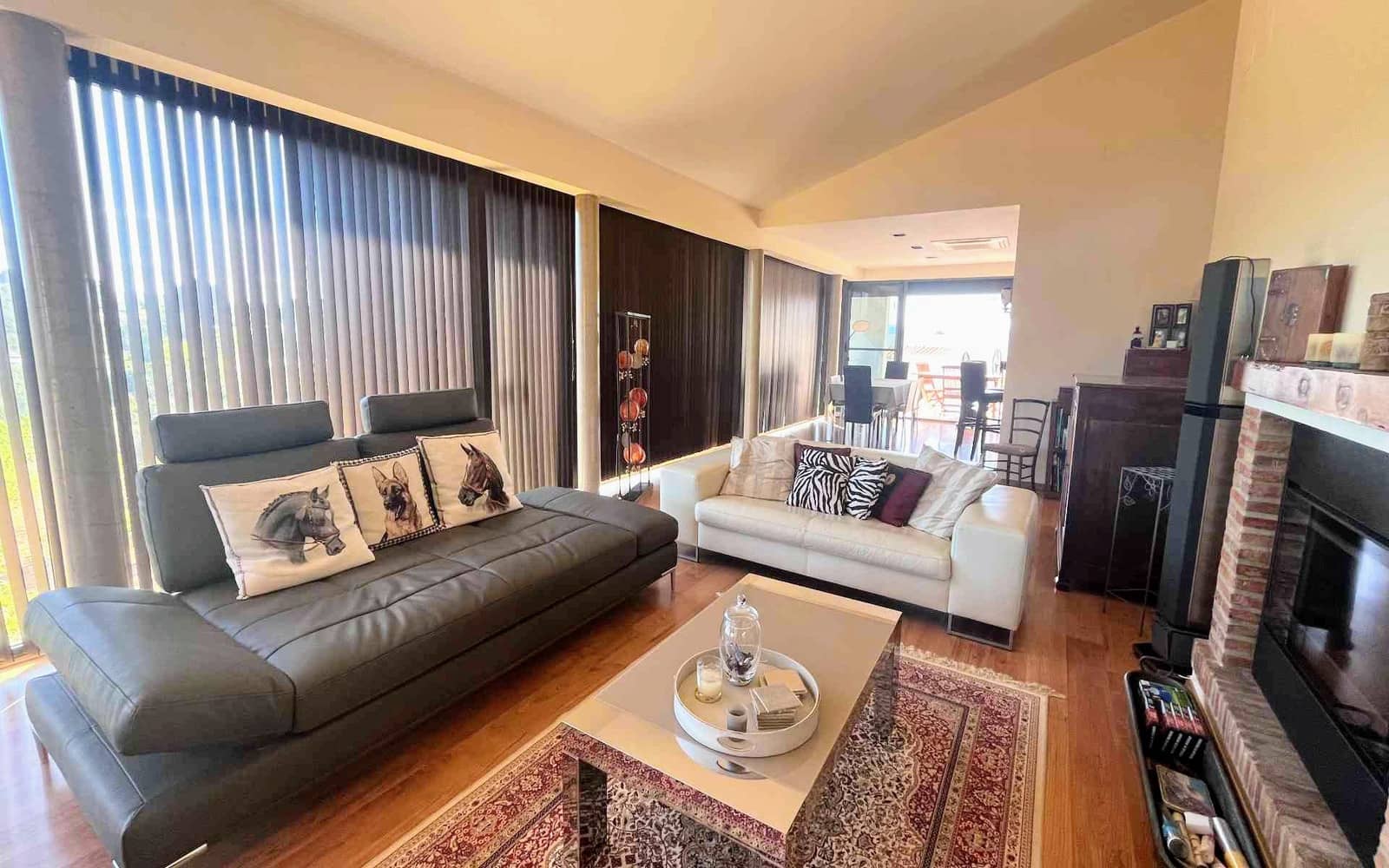 7 bedroom Villa for sale in Montserrat with pool - € 950,000 (Ref: 9758599)