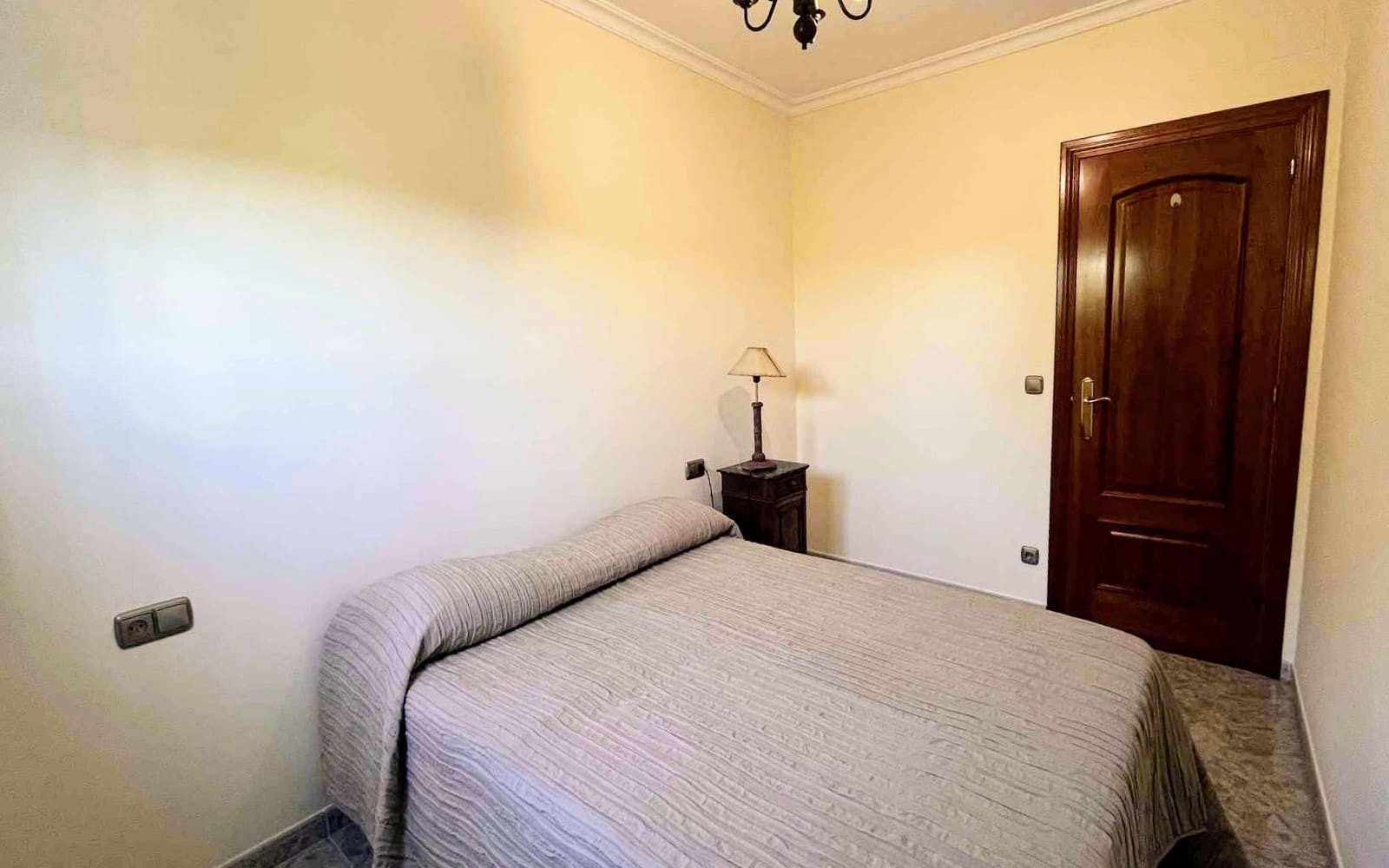 7 bedroom Villa for sale in Montserrat with pool - € 950,000 (Ref: 9758599)