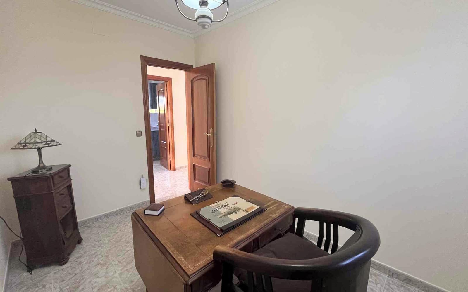 7 bedroom Villa for sale in Montserrat with pool - € 950,000 (Ref: 9758599)