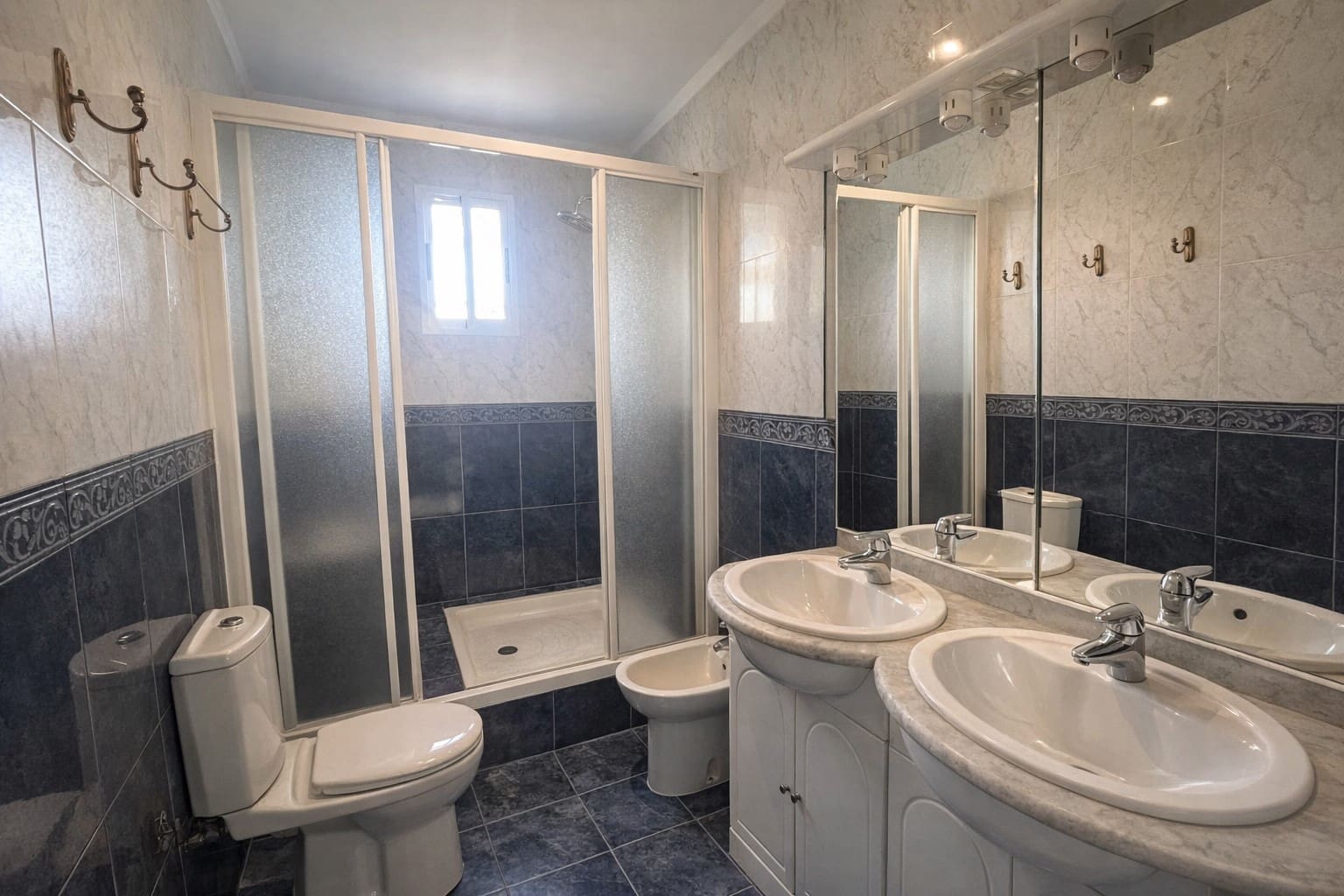 7 bedroom Villa for sale in Montserrat with pool - € 950,000 (Ref: 9758599)