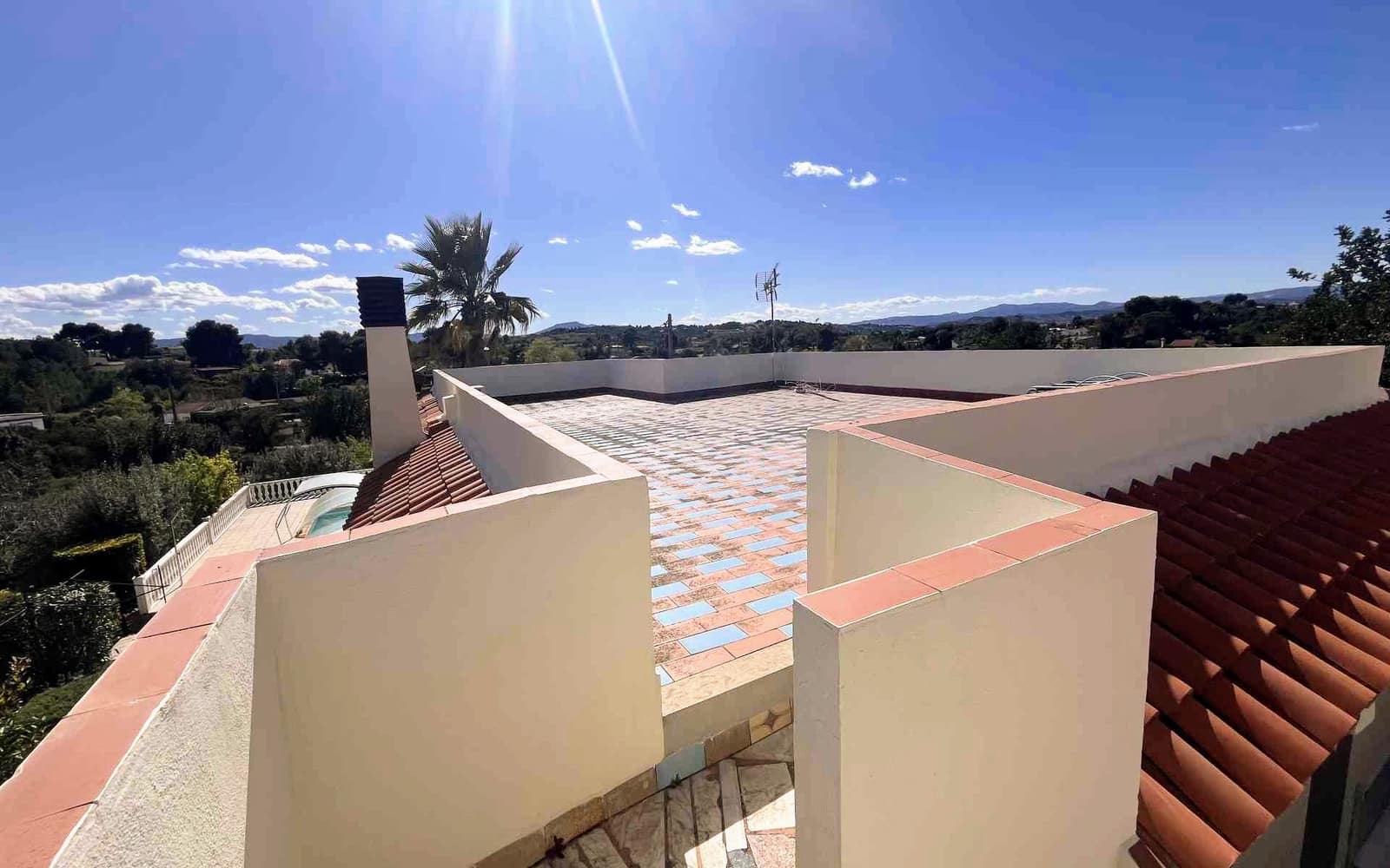 7 bedroom Villa for sale in Montserrat with pool - € 950,000 (Ref: 9758599)