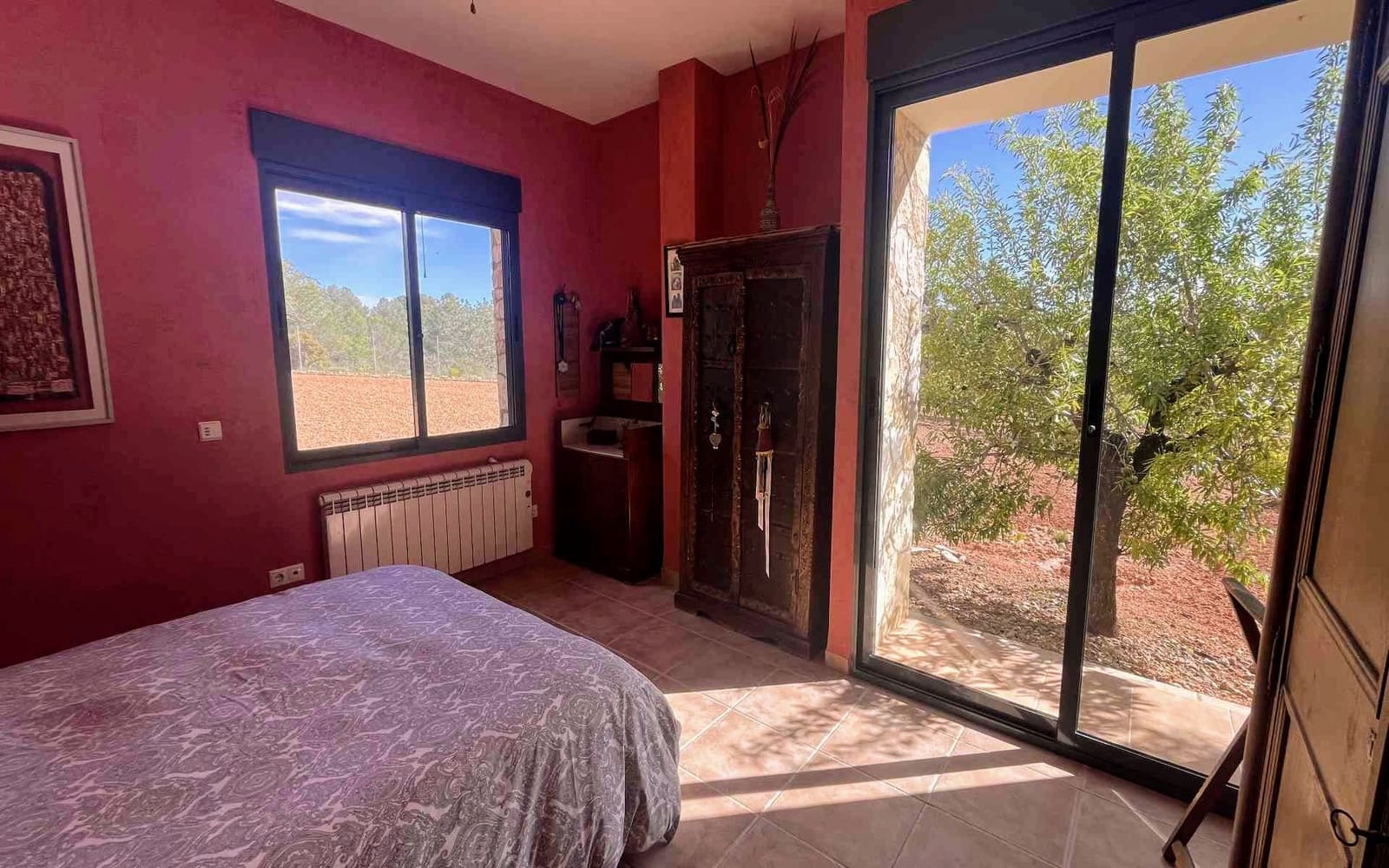 7 bedroom Villa for sale in Montserrat with pool - € 950,000 (Ref: 9758599)