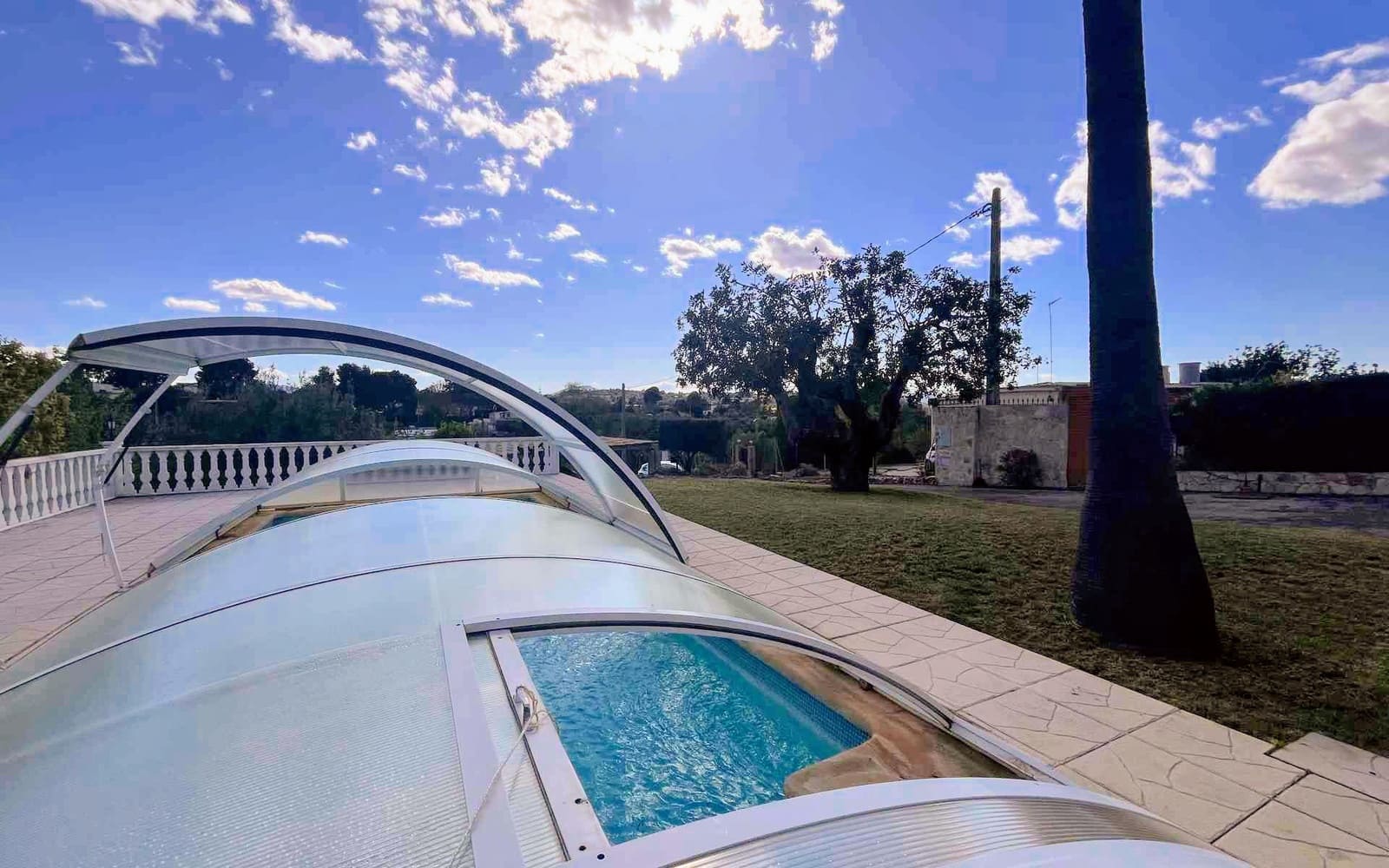 7 bedroom Villa for sale in Montserrat with pool - € 950,000 (Ref: 9758599)