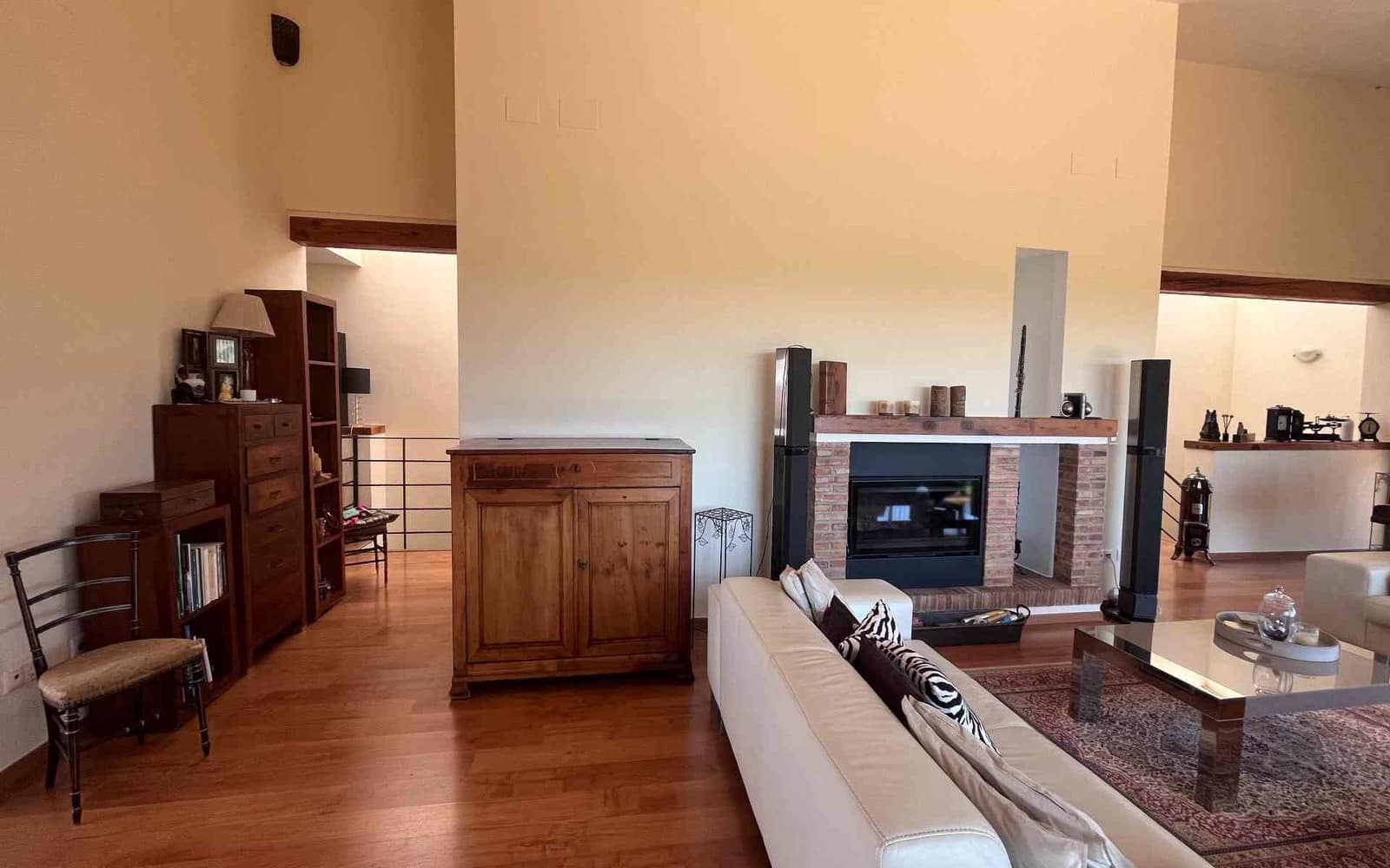 7 bedroom Villa for sale in Montserrat with pool - € 950,000 (Ref: 9758599)