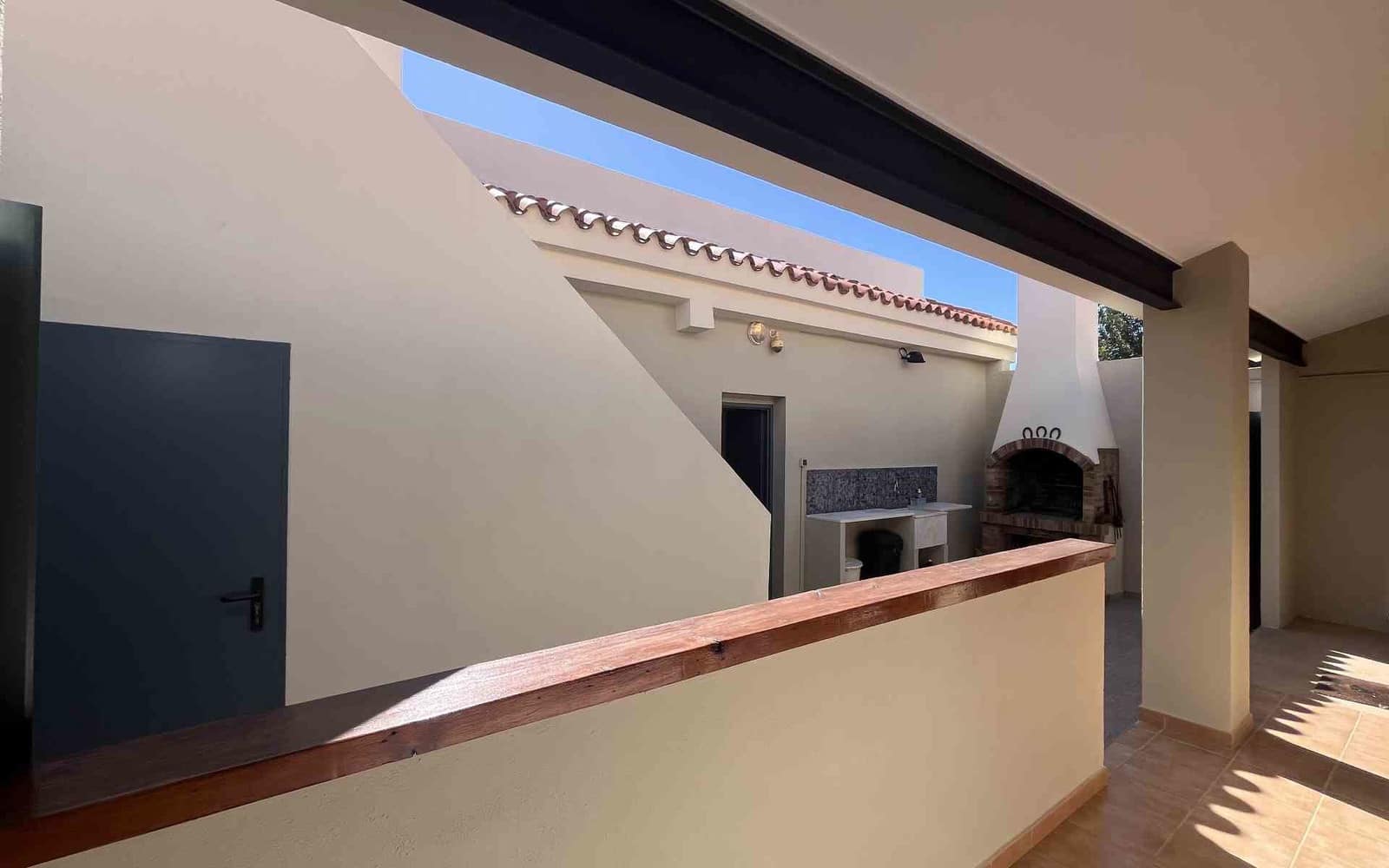 7 bedroom Villa for sale in Montserrat with pool - € 950,000 (Ref: 9758599)