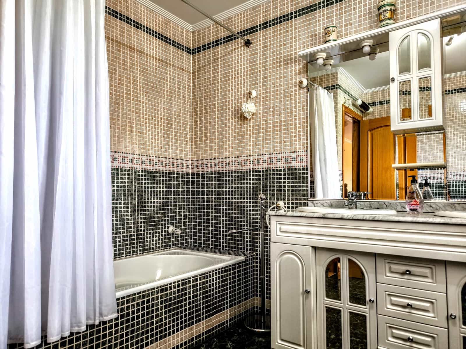 5 sypialnia Willa na sprzedaż w Alzira z basenem - 465 000 € (Ref: 9780241)