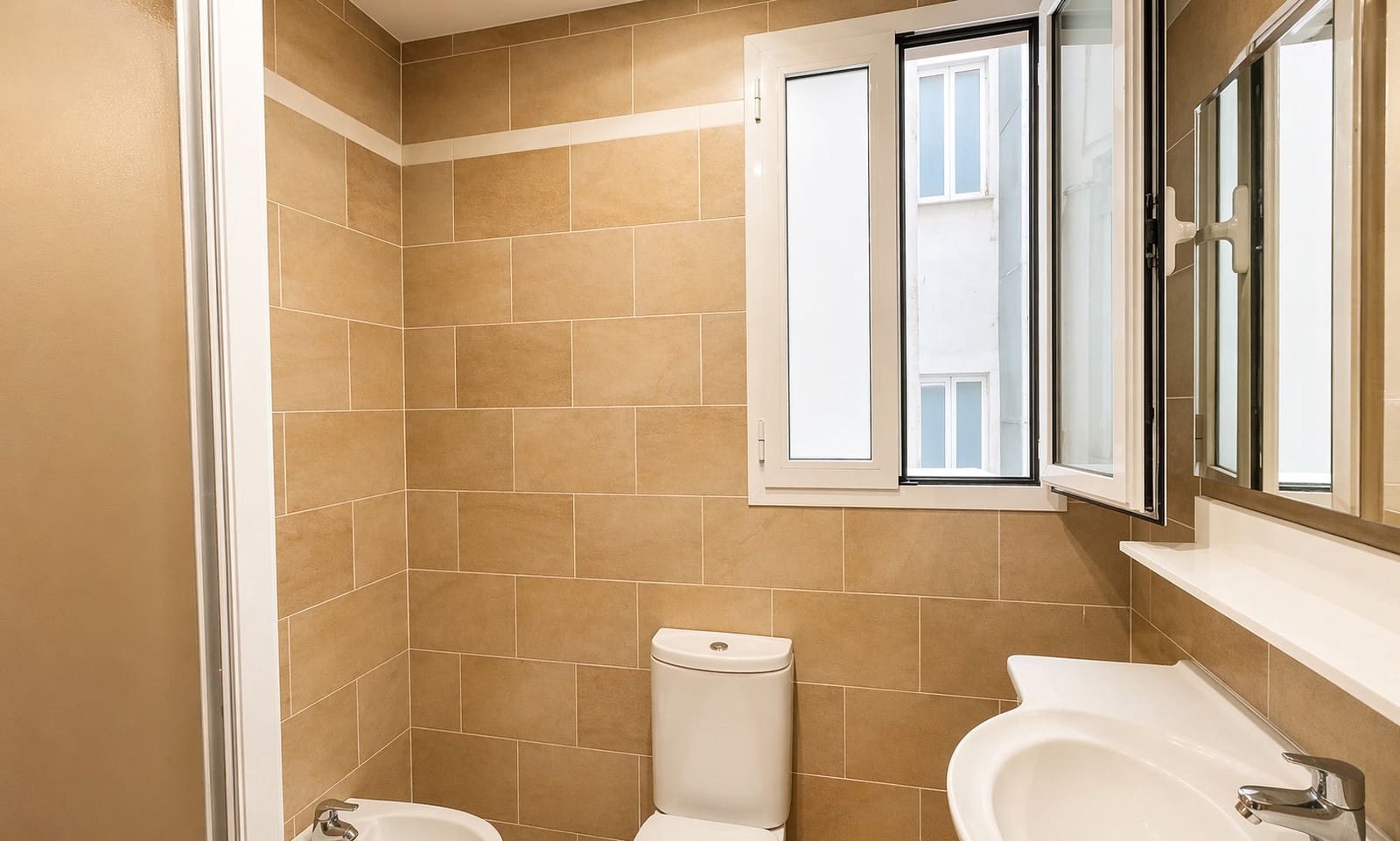 Apartamento de 3 habitaciones en València ciudad en venta - 650.000 € (Ref: 9800536)