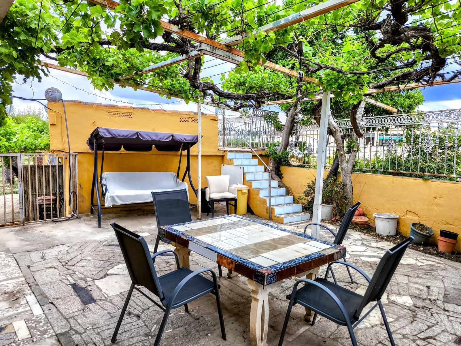 8 Zimmer Villa zu verkaufen in Montserrat mit Pool - 239.000 € (Ref: 9824647)