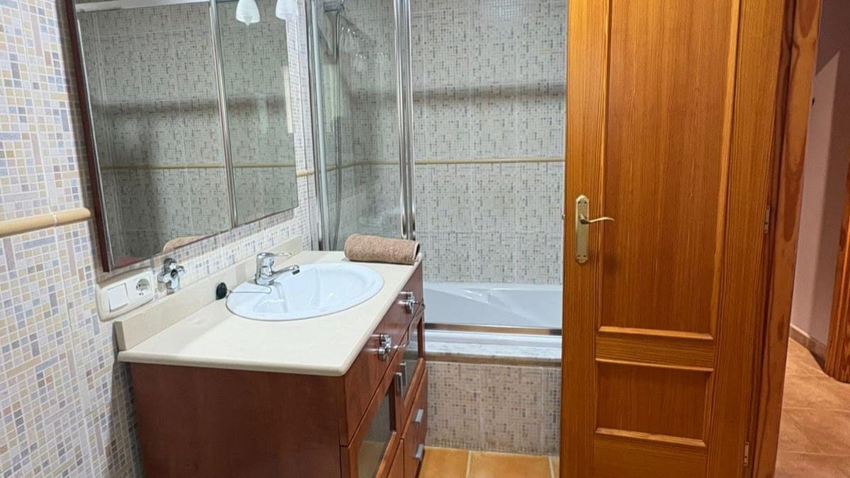 3 Zimmer Villa zu verkaufen in La Pobla de Vallbona - 315.000 € (Ref: 9833367)