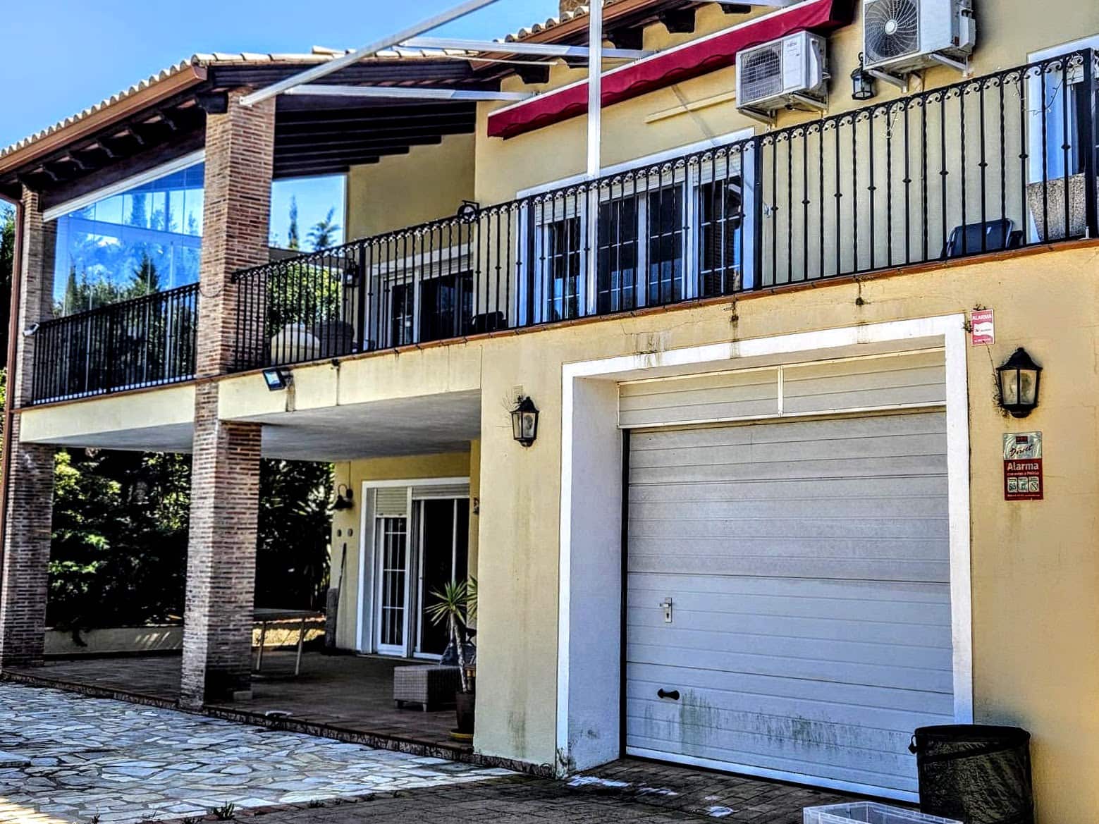 4 bedroom Villa for sale in Alzira with pool - € 435,000 (Ref: 9838968)