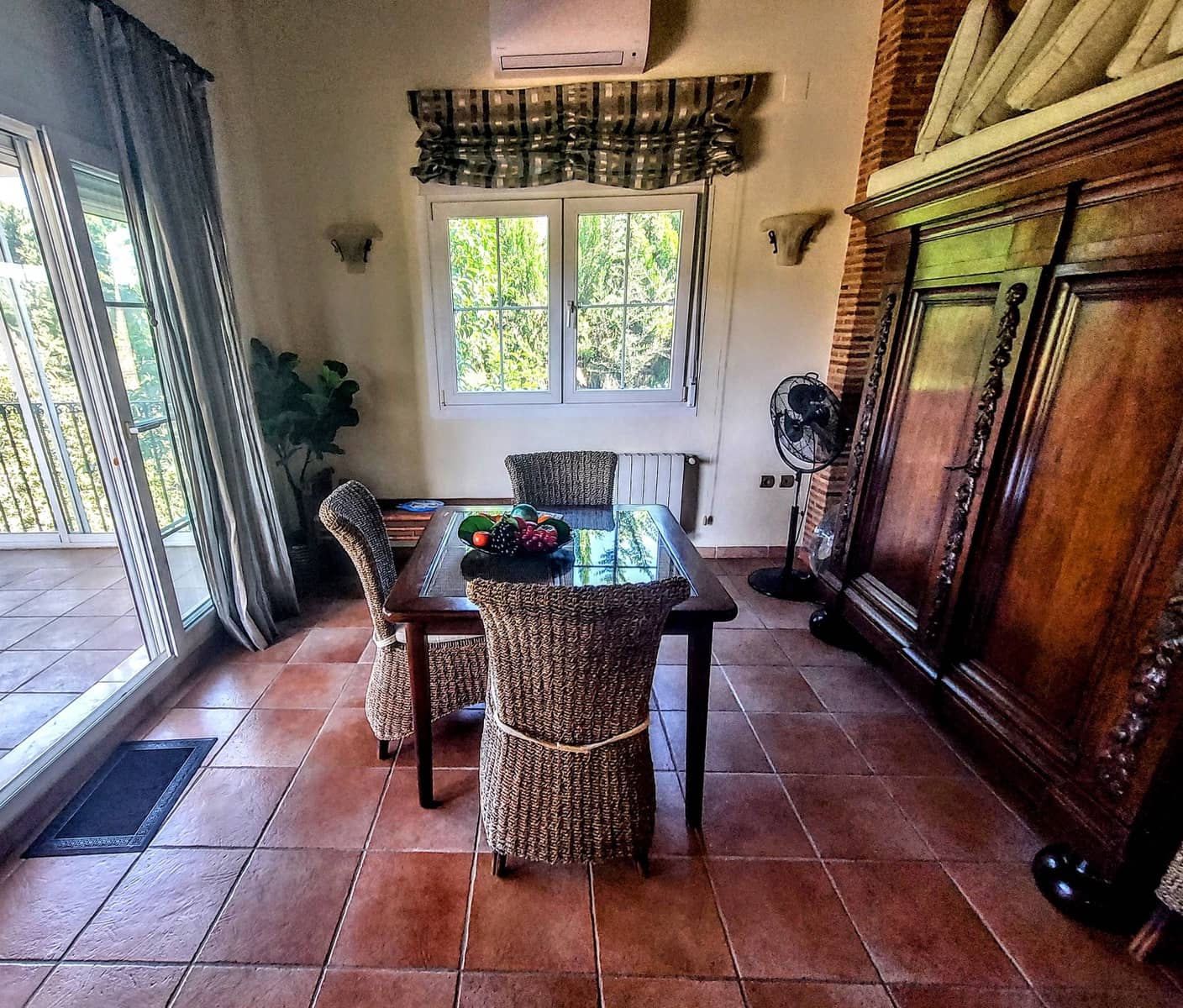 4 bedroom Villa for sale in Alzira with pool - € 435,000 (Ref: 9838968)