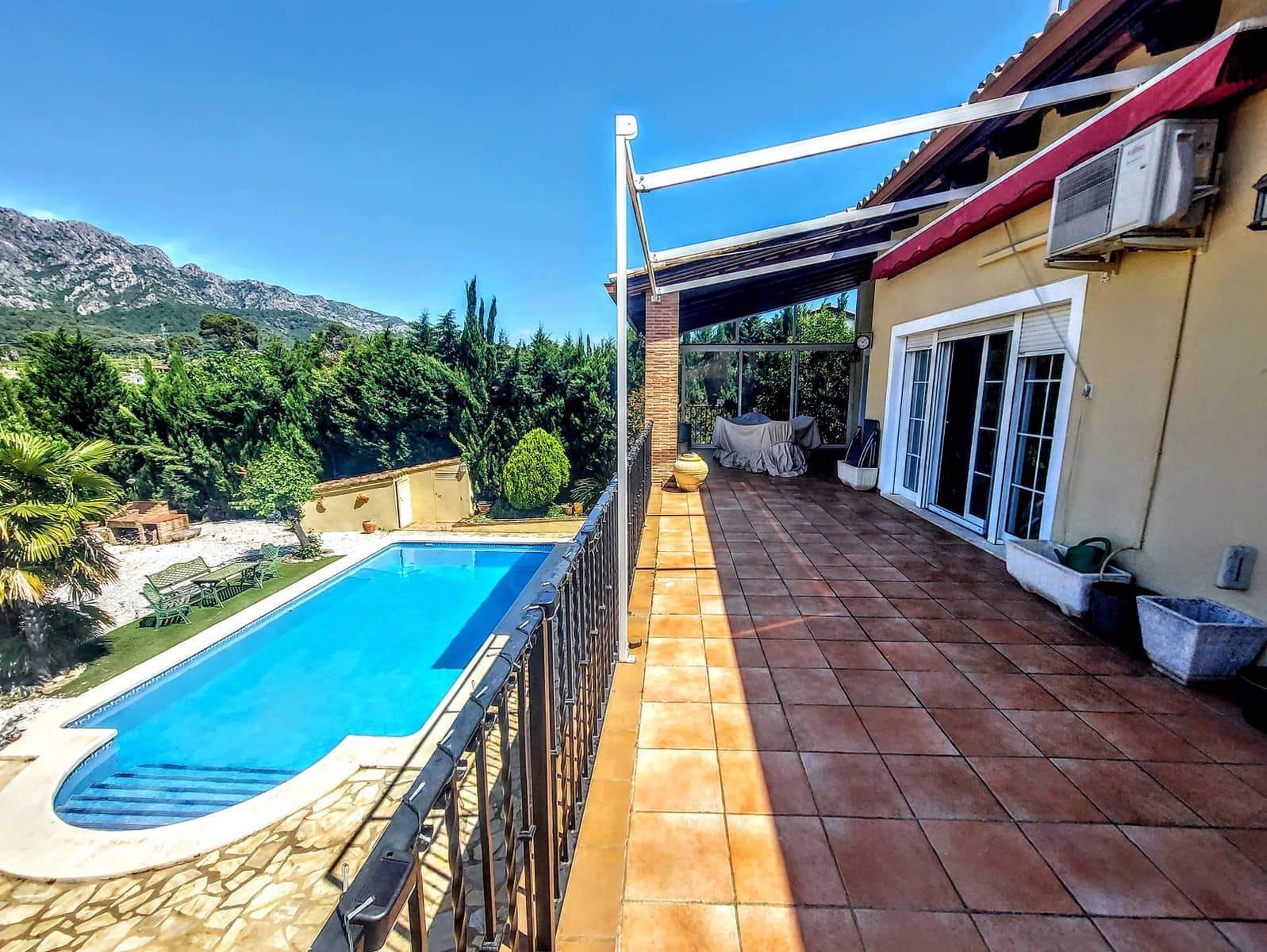 4 bedroom Villa for sale in Alzira with pool - € 435,000 (Ref: 9838968)