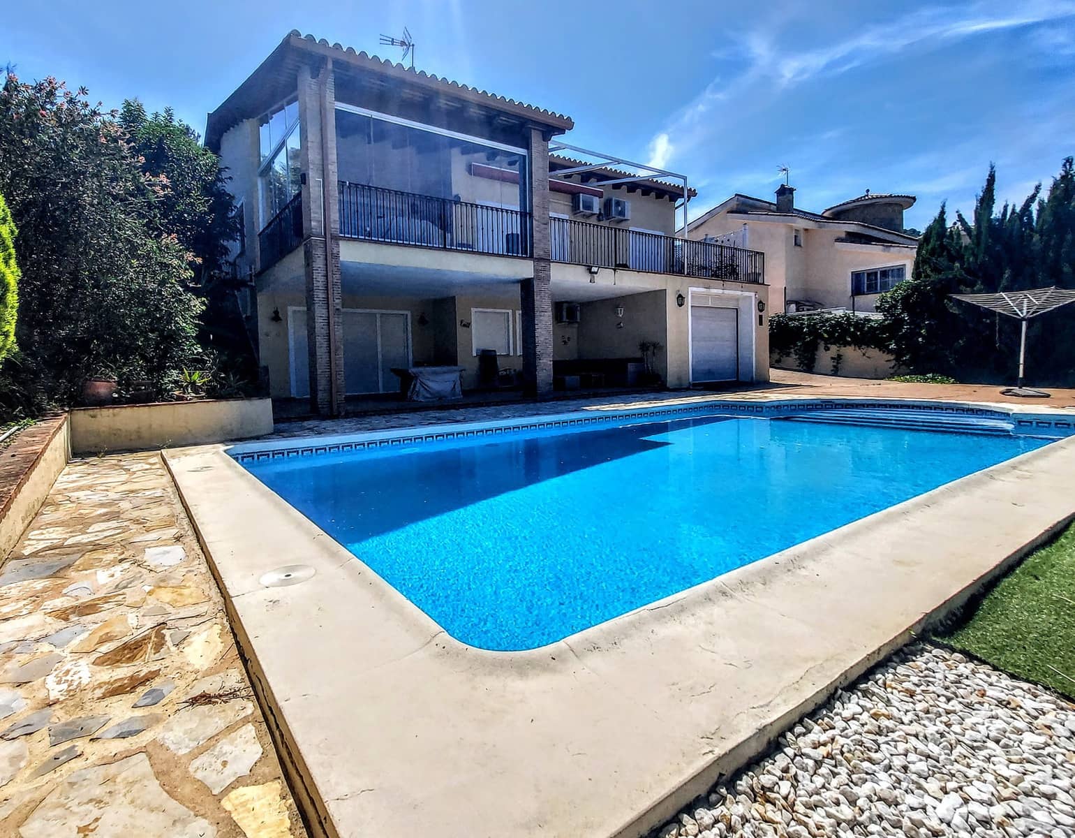 4 bedroom Villa for sale in Alzira with pool - € 435,000 (Ref: 9838968)
