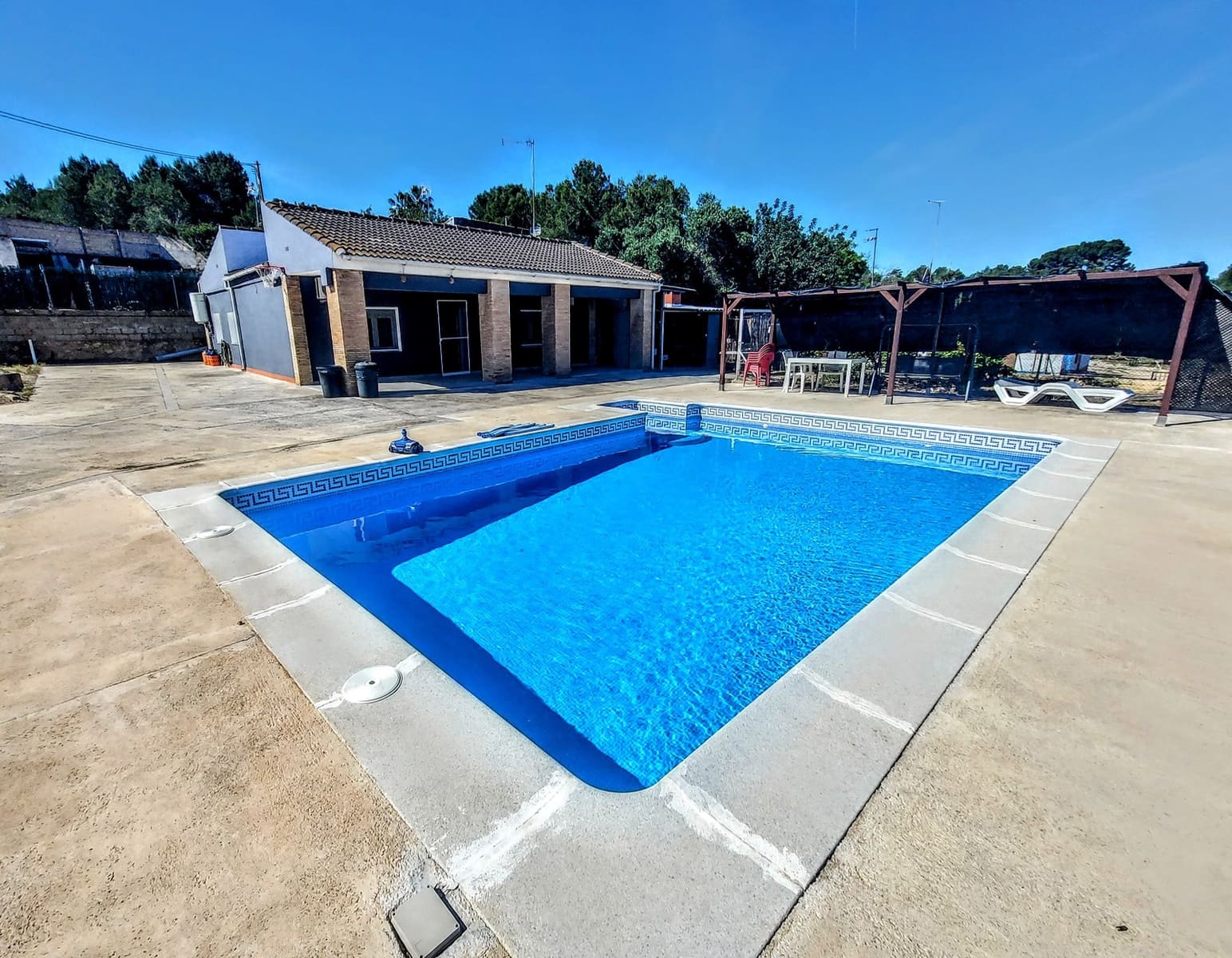 3 bedroom Villa for sale in Torrent with pool - € 310,000 (Ref: 9845089)