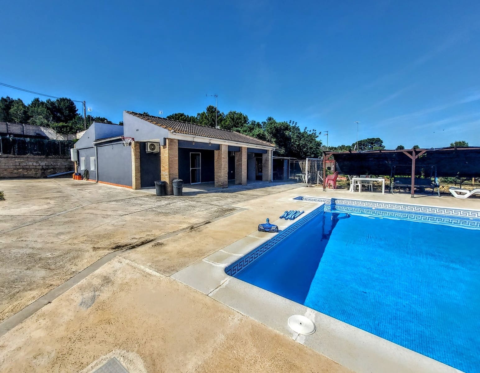3 bedroom Villa for sale in Torrent with pool - € 310,000 (Ref: 9845089)