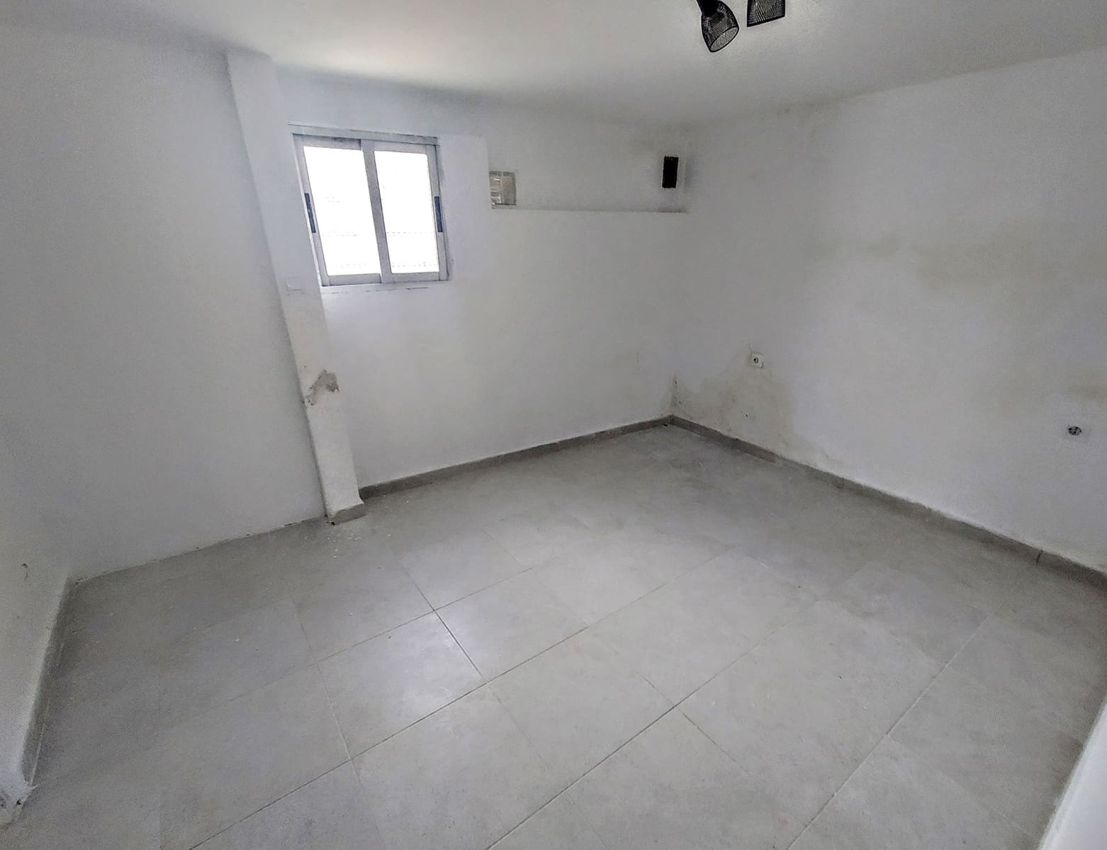 7 bedroom Villa for sale in Turis with pool - € 257,700 (Ref: 9845090)