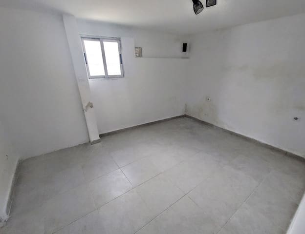 7 bedroom Villa for sale in Turis with pool garage - € 257,700 (Ref: 9845090)