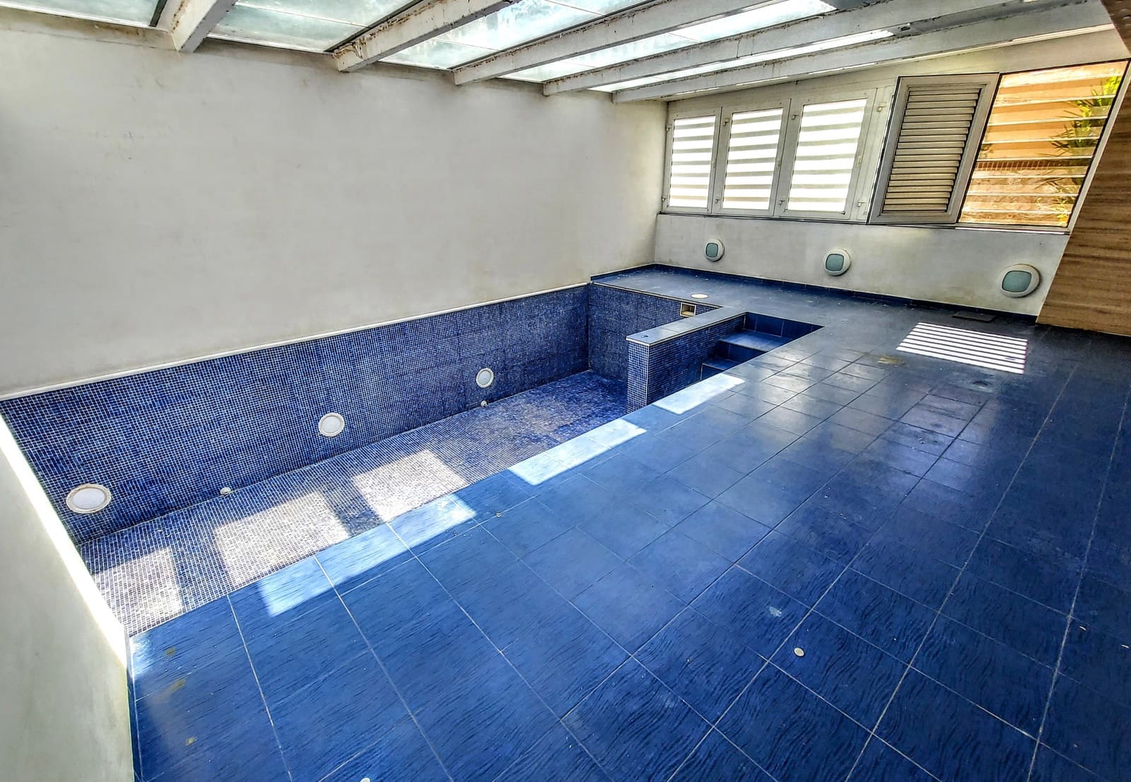 4 bedroom Villa for sale in Montserrat with pool - € 920,000 (Ref: 9850951)