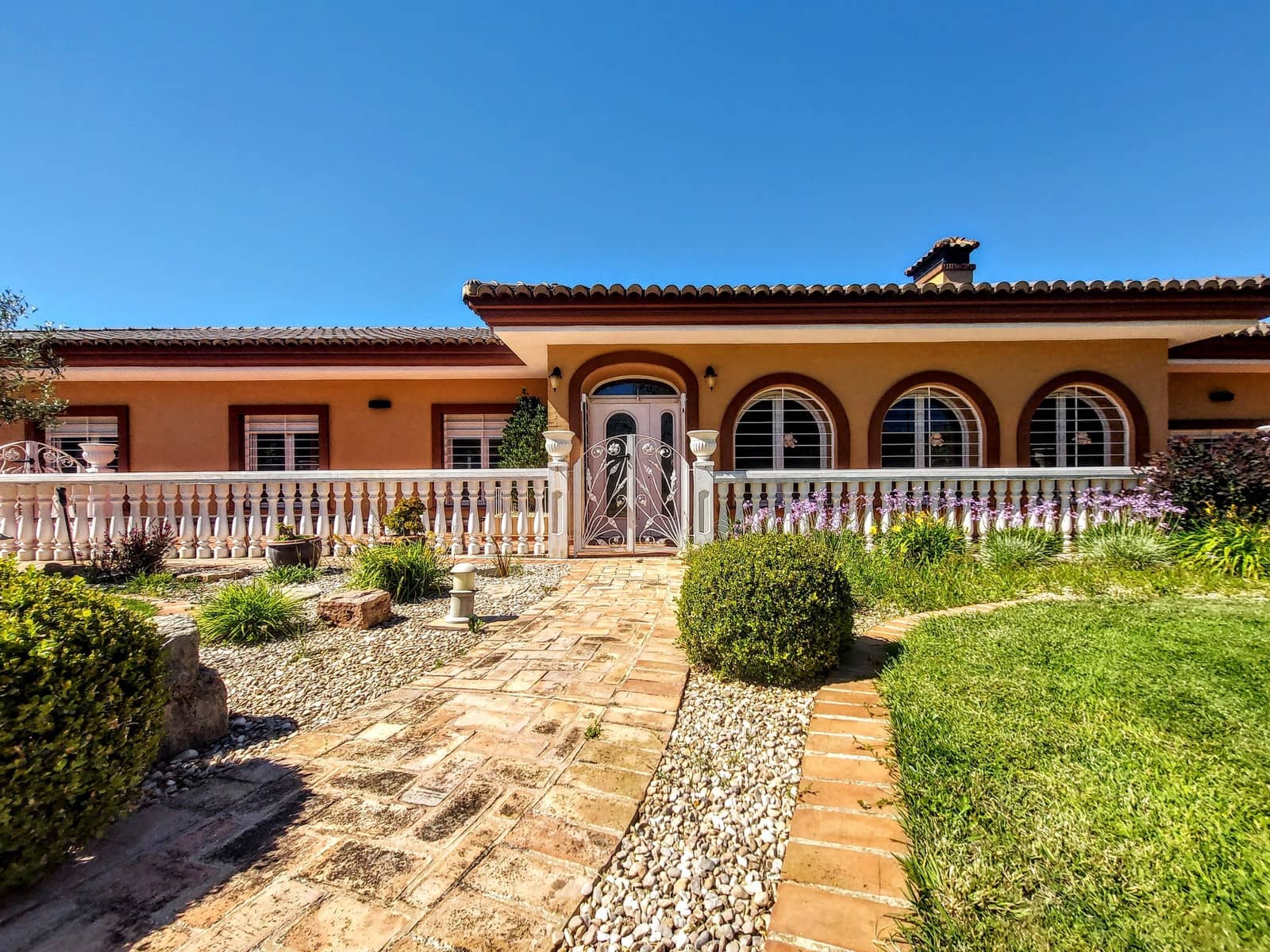 4 bedroom Villa for sale in Montserrat with pool - € 920,000 (Ref: 9850951)