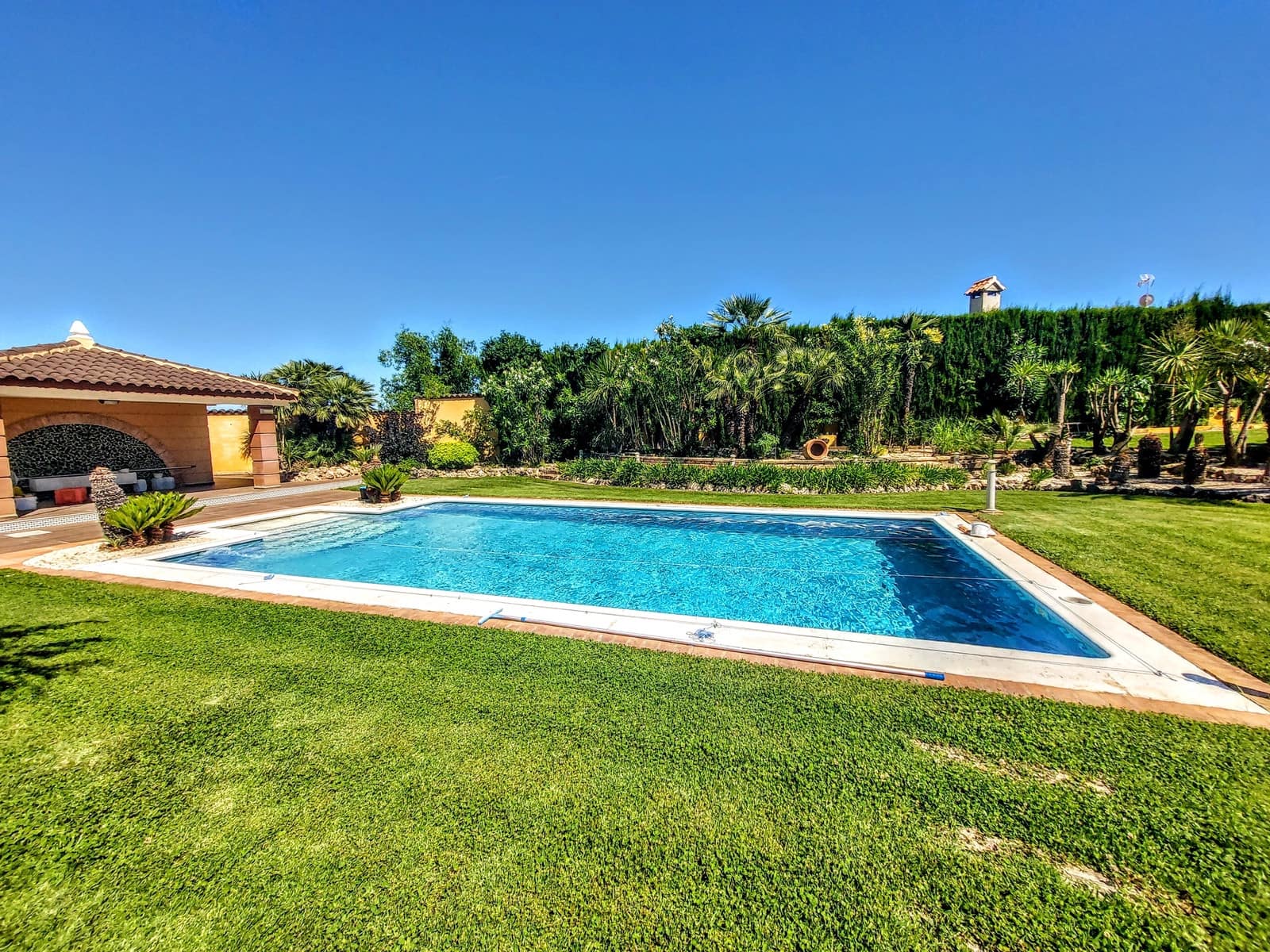 4 bedroom Villa for sale in Montserrat with pool - € 920,000 (Ref: 9850951)