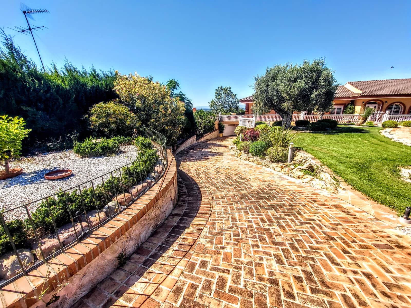 4 bedroom Villa for sale in Montserrat with pool - € 920,000 (Ref: 9850951)