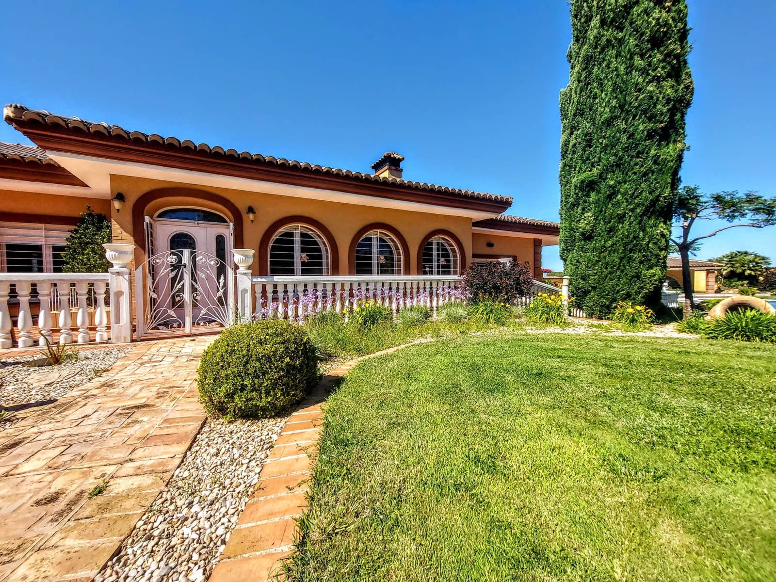 4 bedroom Villa for sale in Montserrat with pool - € 920,000 (Ref: 9850951)