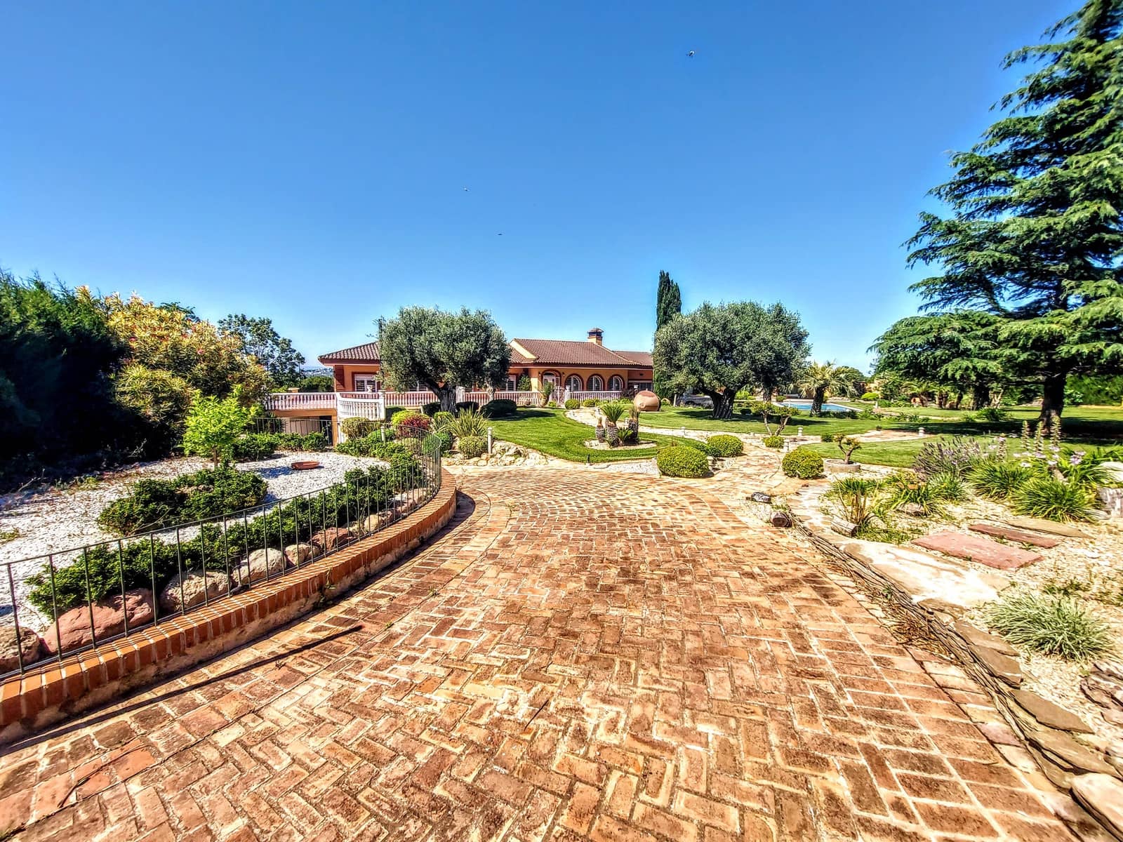 4 bedroom Villa for sale in Montserrat with pool - € 920,000 (Ref: 9850951)