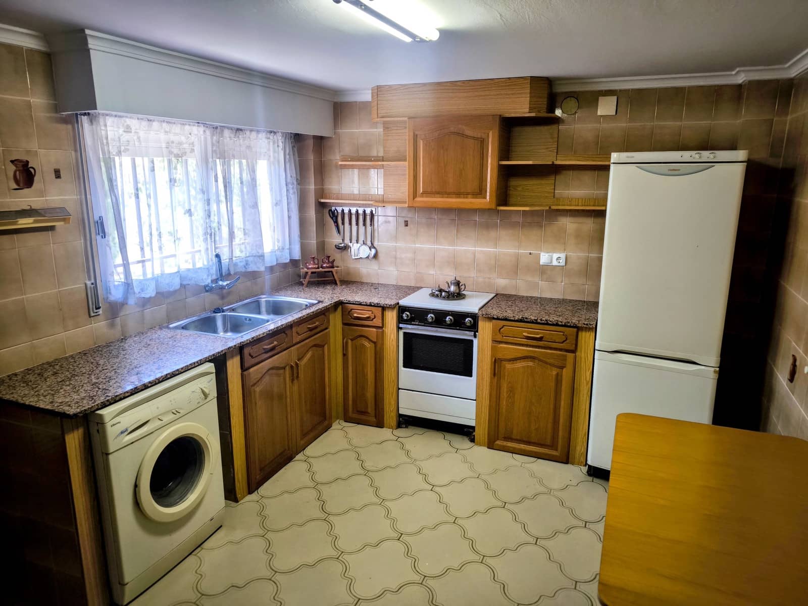 5 soveværelse Villa til salg i Turis med swimmingpool - € 360.000 (Ref: 9861626)