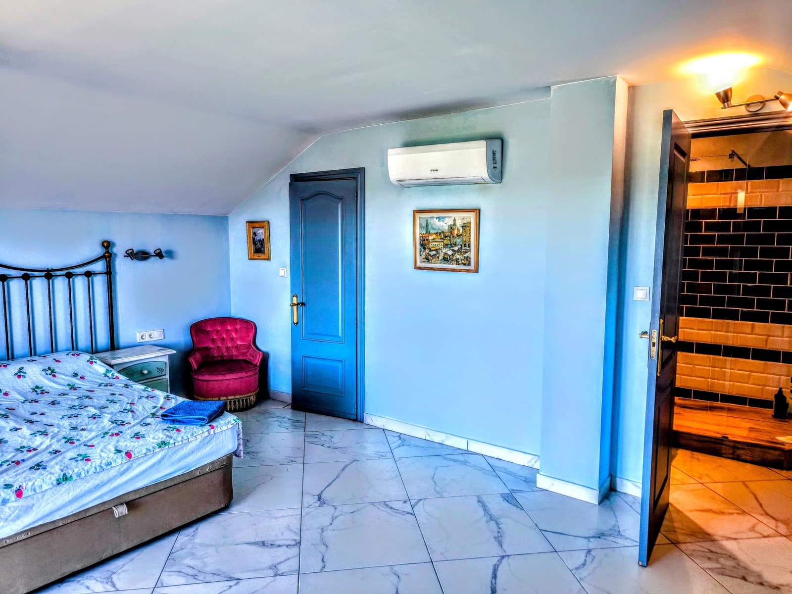 6 bedroom Villa for sale in Montserrat with pool - € 595,000 (Ref: 9868295)