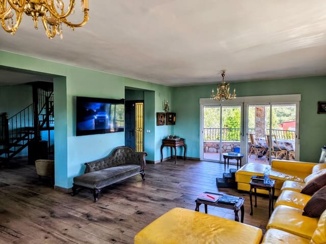6 soveværelse Villa til salg i Montserrat med swimmingpool garage - € 595.000 (Ref: 9868295)