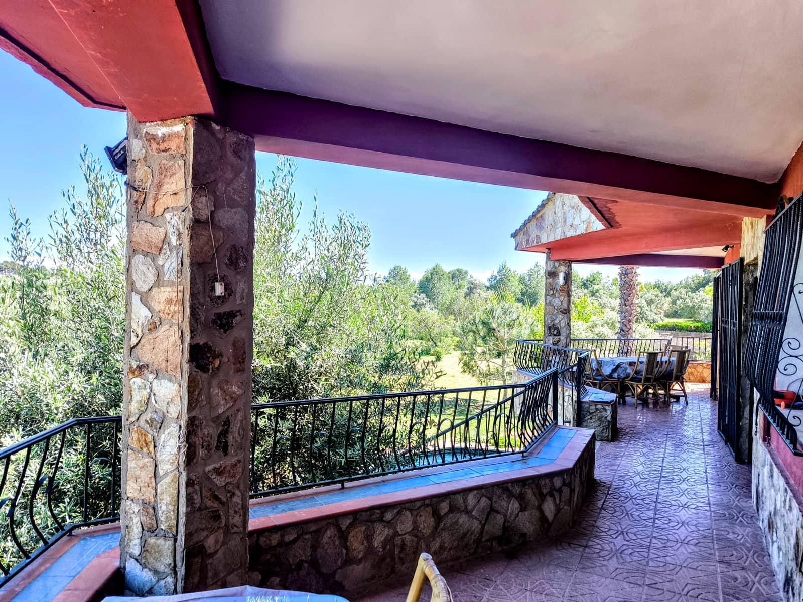 6 bedroom Villa for sale in Montserrat with pool - € 595,000 (Ref: 9868295)