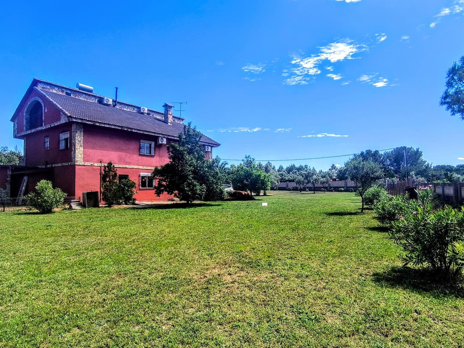 6 bedroom Villa for sale in Montserrat with pool - € 595,000 (Ref: 9868295)