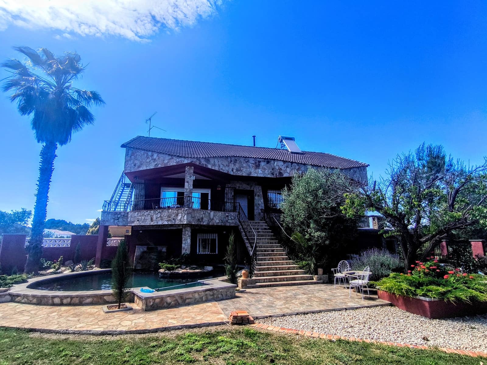6 bedroom Villa for sale in Montserrat with pool - € 595,000 (Ref: 9868295)