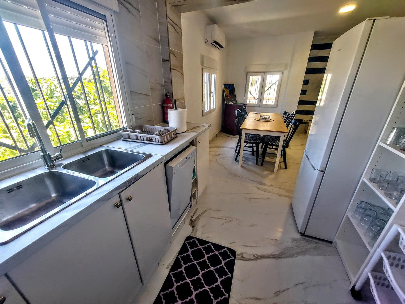 6 bedroom Villa for sale in Montserrat with pool - € 329,000 (Ref: 9868296)
