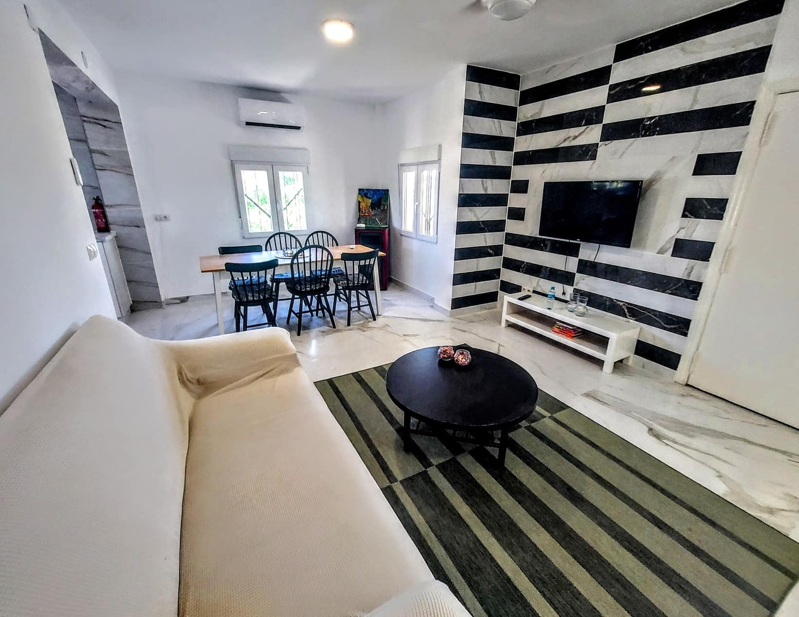 6 bedroom Villa for sale in Montserrat with pool - € 329,000 (Ref: 9868296)