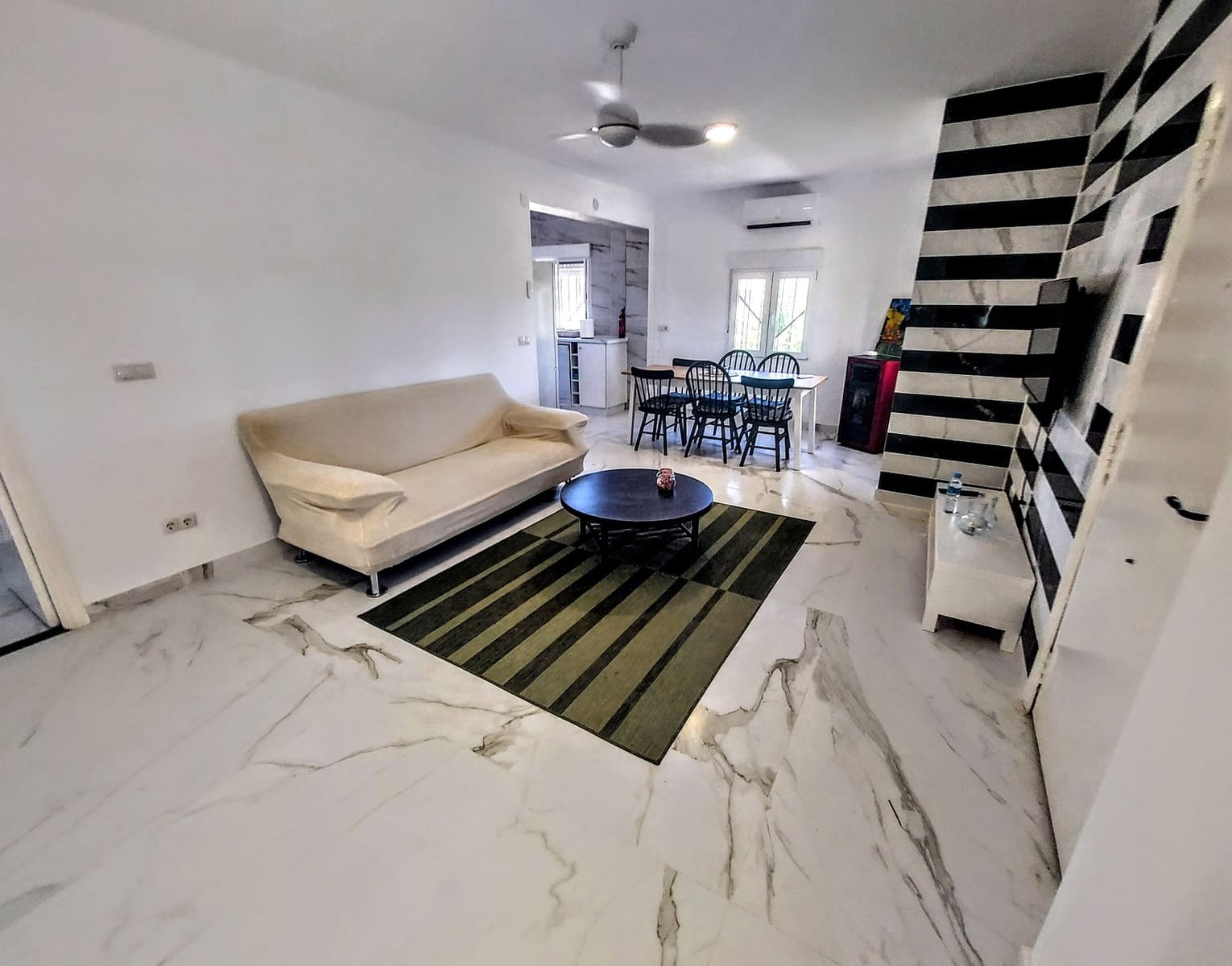 6 bedroom Villa for sale in Montserrat with pool - € 329,000 (Ref: 9868296)