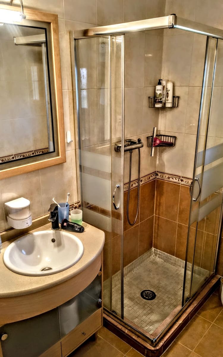 Chalet de 3 habitaciones en Pla de Corrals en venta con piscina - 142.000 € (Ref: 9868297)
