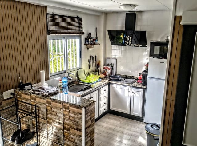 Chalet de 3 habitaciones en Pla de Corrals, Simat de la Valldigna en venta con piscina - 142.000 € (Ref: 9868297)