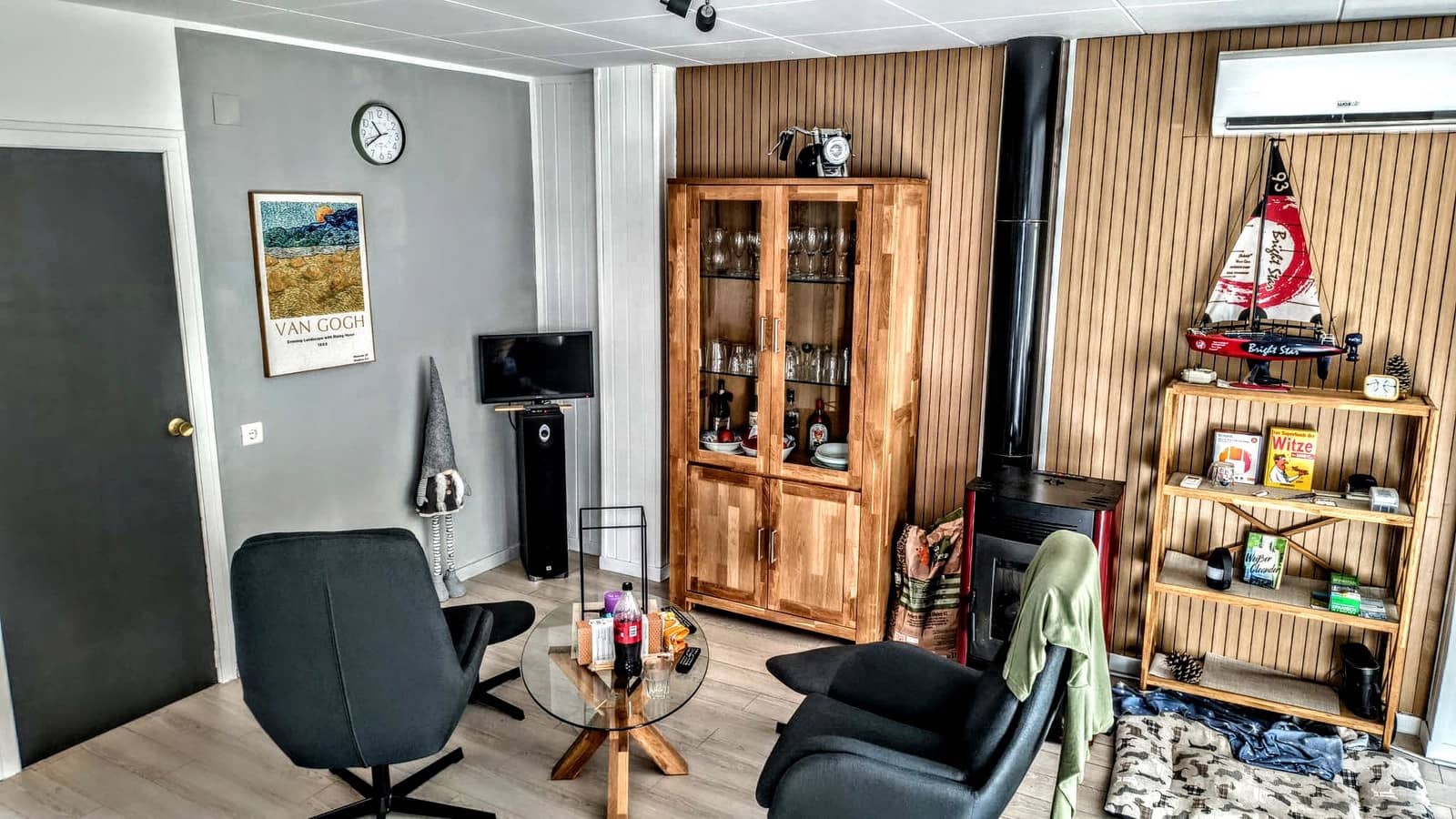 Chalet de 3 habitaciones en Pla de Corrals en venta con piscina - 142.000 € (Ref: 9868297)