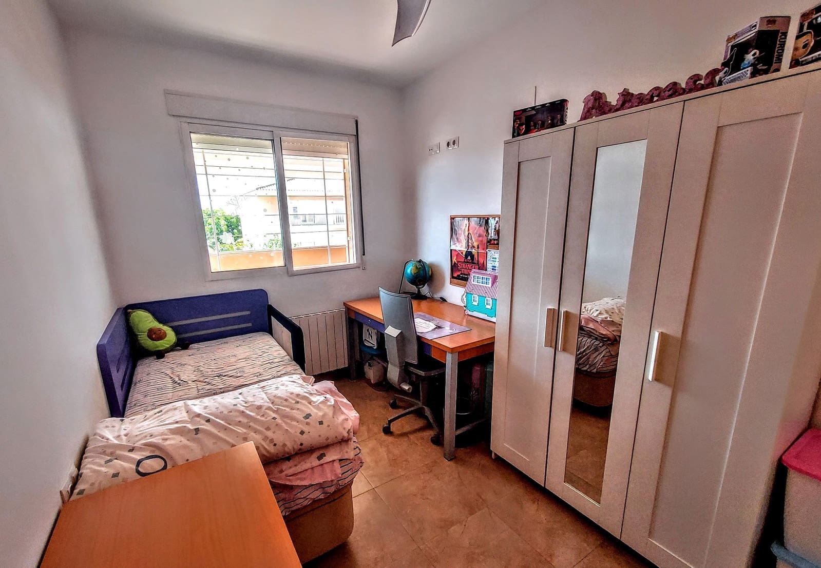 4 slaapkamer Villa te koop in La Pobla de Vallbona met zwembad - € 510.000 (Ref: 9880657)