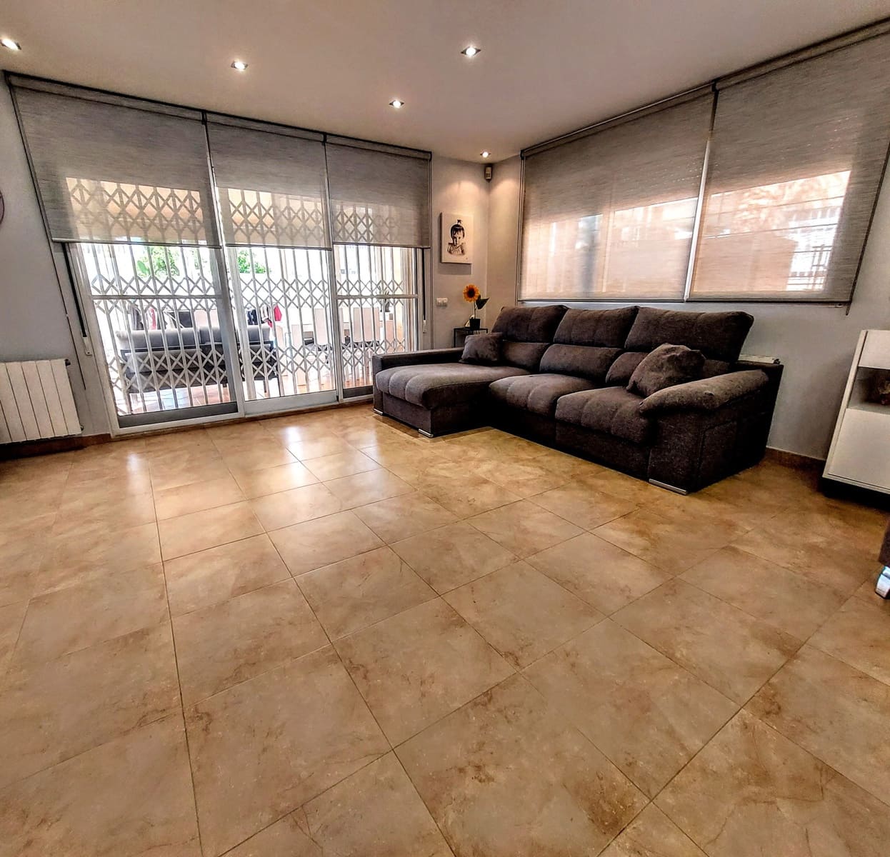 4 slaapkamer Villa te koop in La Pobla de Vallbona met zwembad - € 510.000 (Ref: 9880657)
