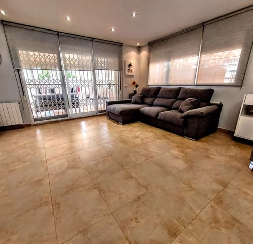 4 slaapkamer Villa te koop in La Pobla de Vallbona met zwembad - € 510.000 (Ref: 9880657)