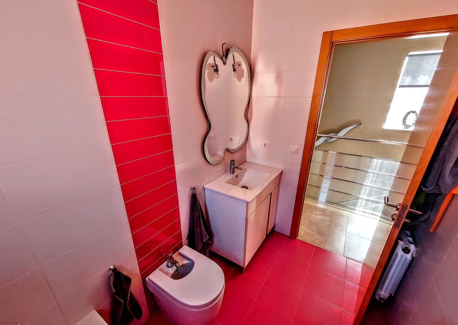 4 slaapkamer Villa te koop in La Pobla de Vallbona met zwembad - € 510.000 (Ref: 9880657)