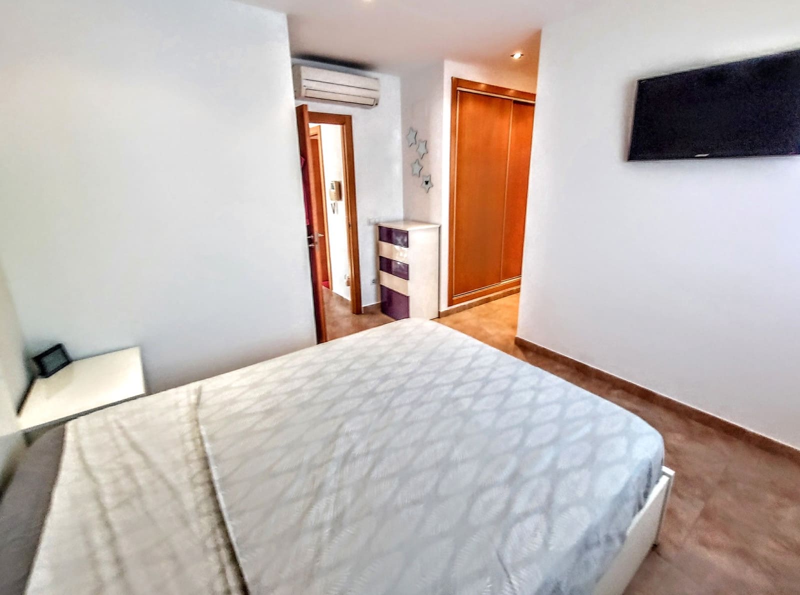 4 slaapkamer Villa te koop in La Pobla de Vallbona met zwembad - € 510.000 (Ref: 9880657)