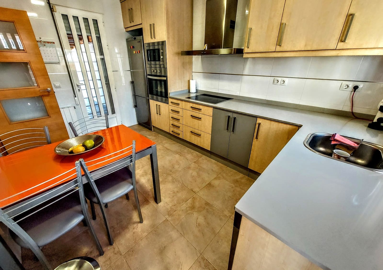 4 slaapkamer Villa te koop in La Pobla de Vallbona met zwembad - € 510.000 (Ref: 9880657)