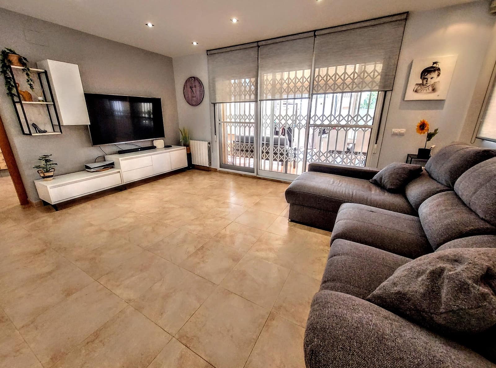 4 slaapkamer Villa te koop in La Pobla de Vallbona met zwembad - € 510.000 (Ref: 9880657)