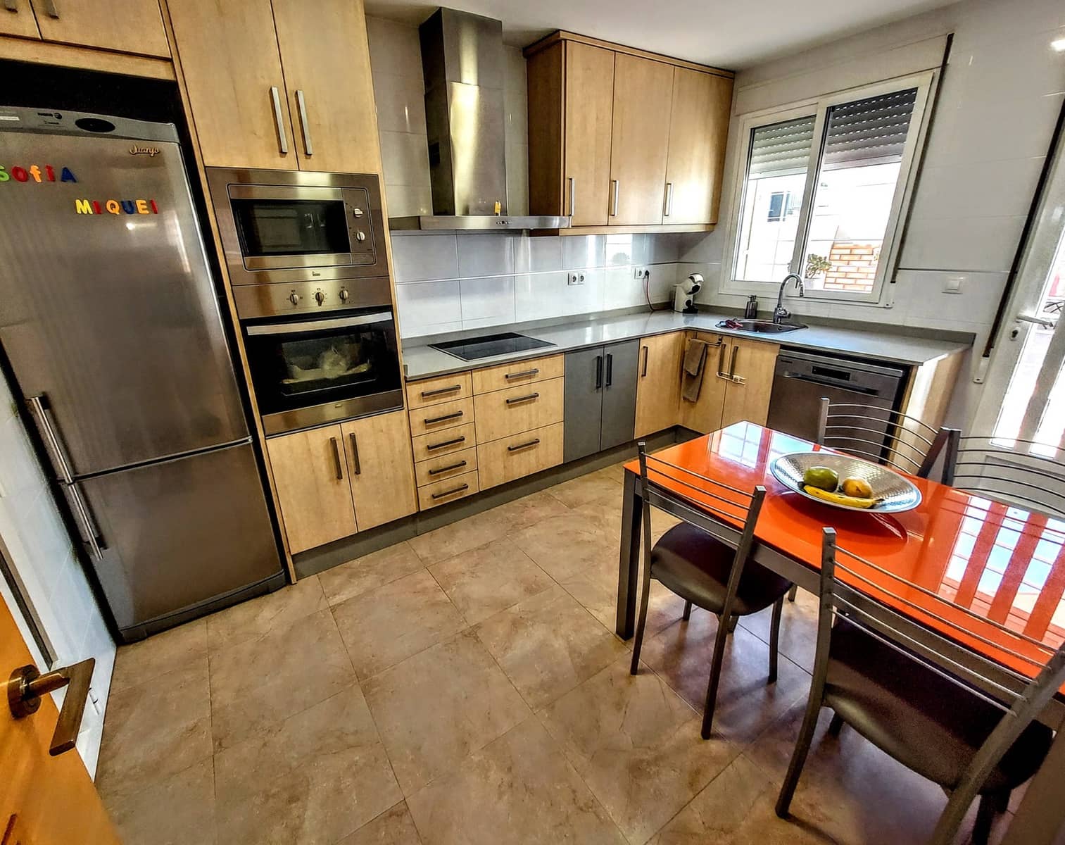 4 slaapkamer Villa te koop in La Pobla de Vallbona met zwembad - € 510.000 (Ref: 9880657)